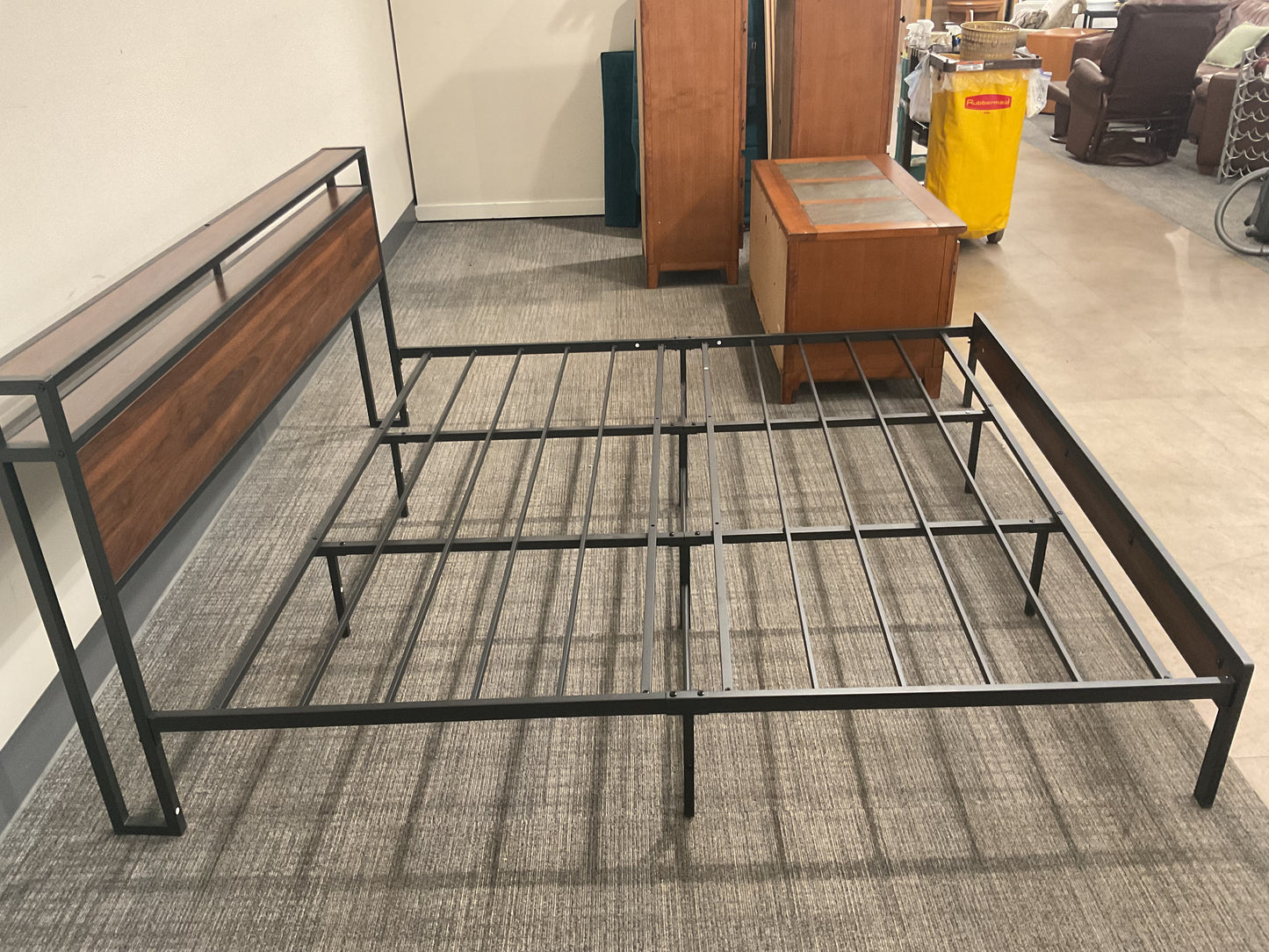 Wood Platform King Bed (B056)