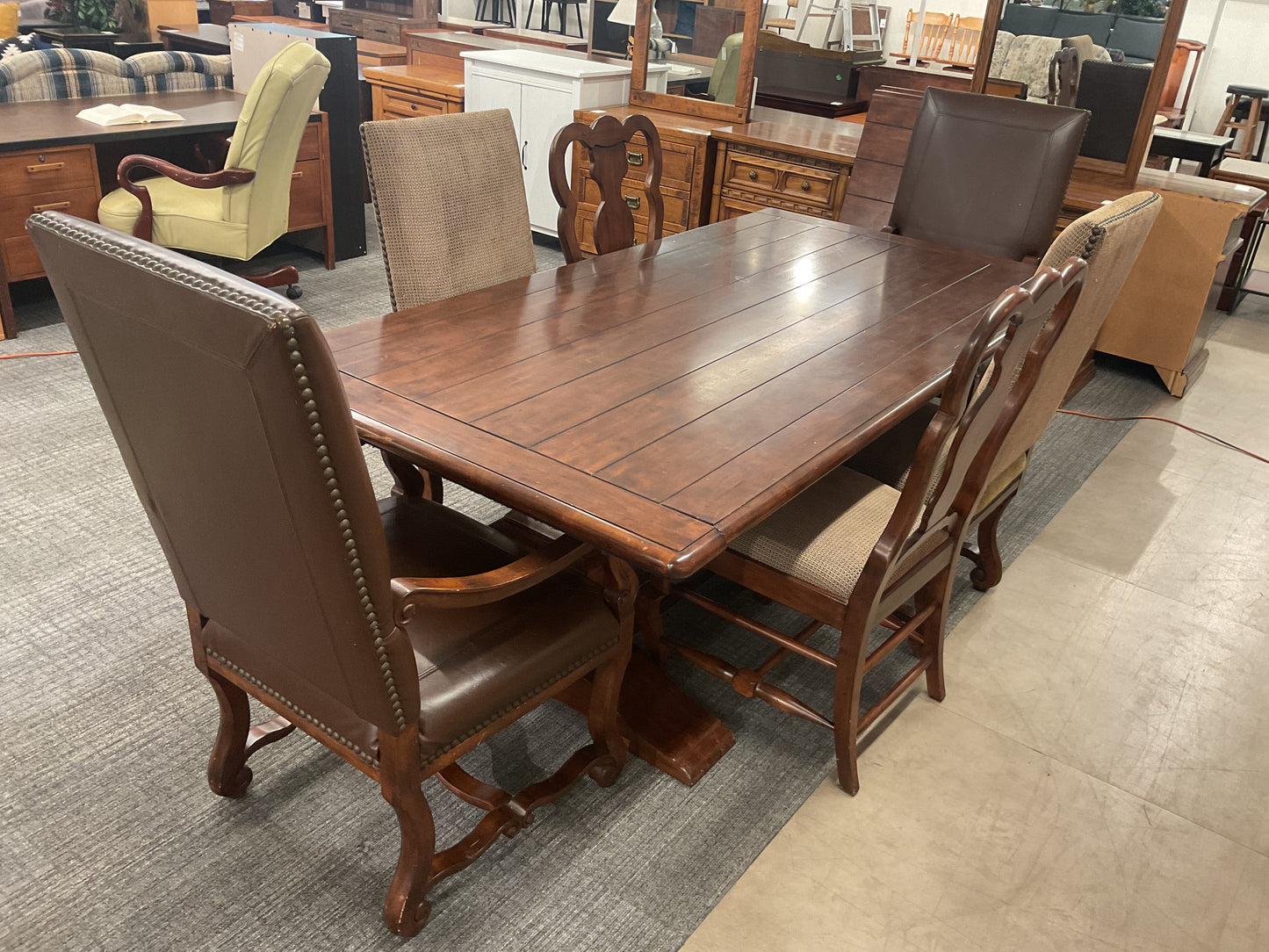 Be Younique Dining Set