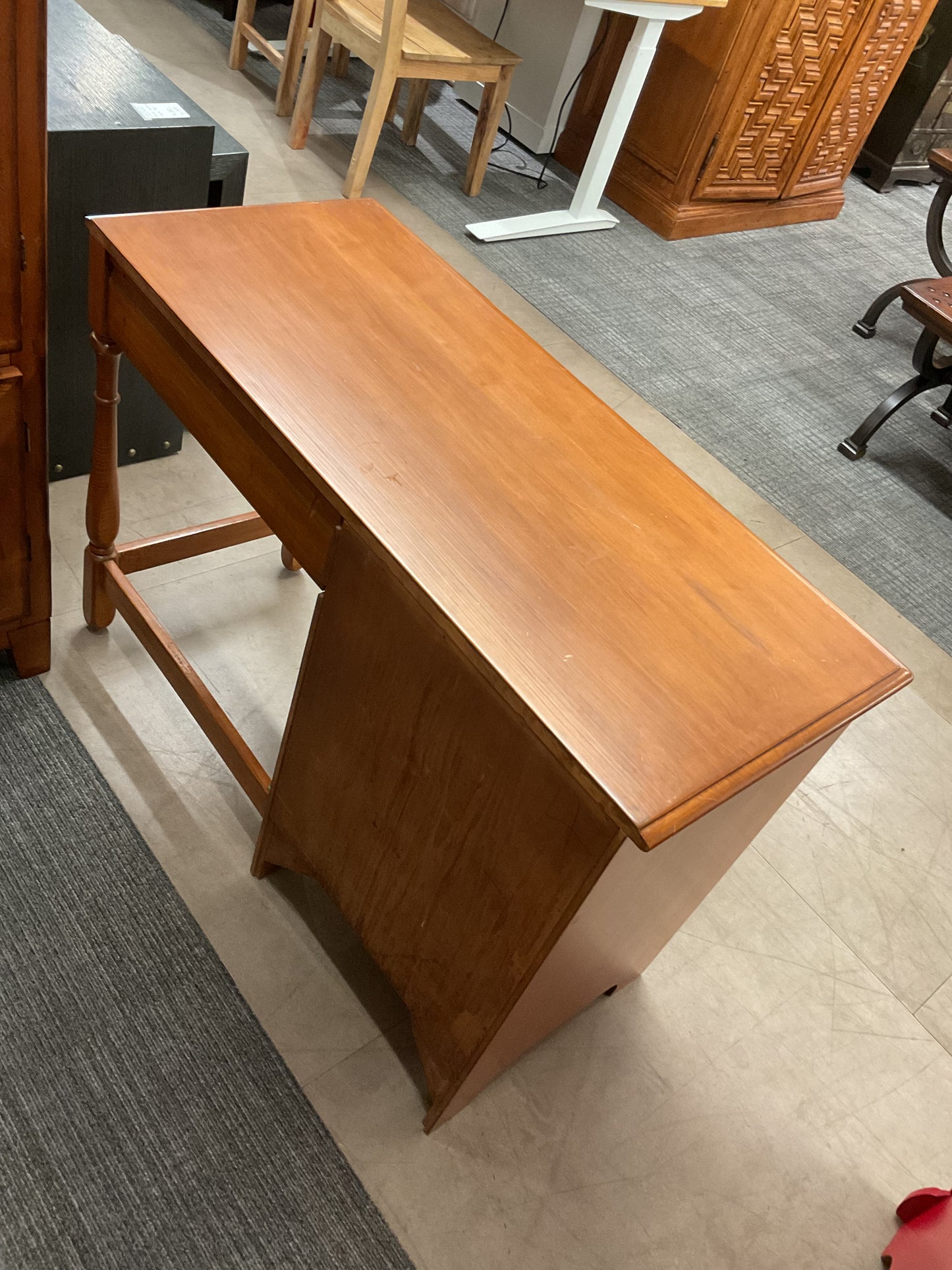Bright like a diamond desk