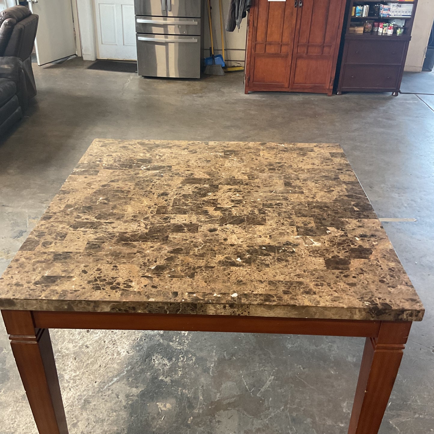Square Faux-Marble Table*WH