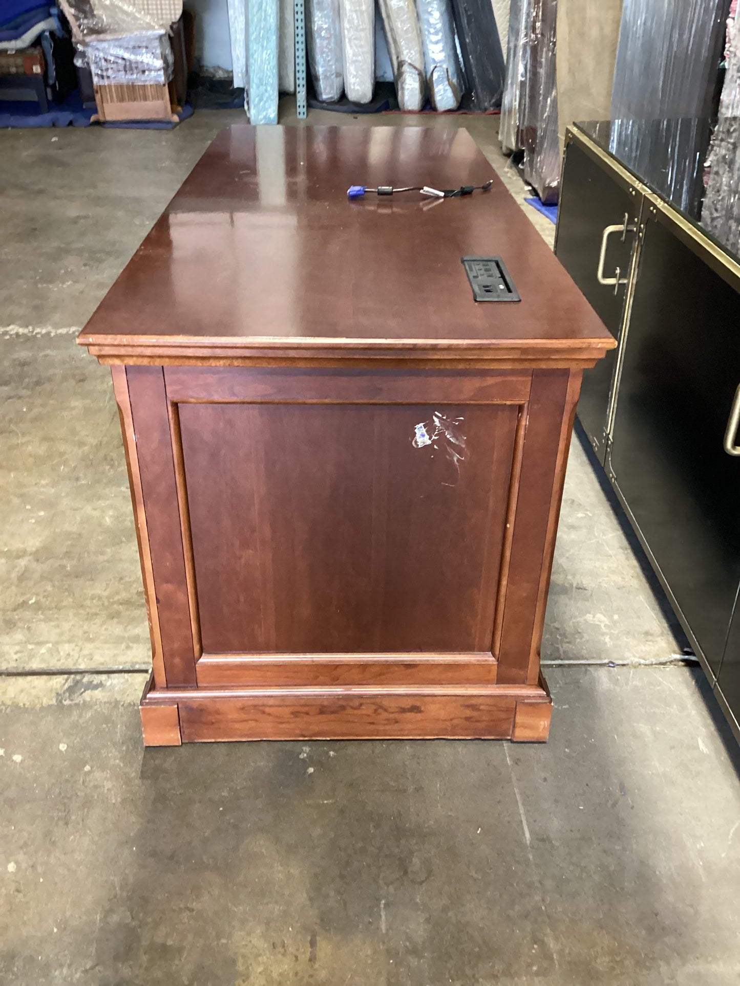 The Ex desk *WH*