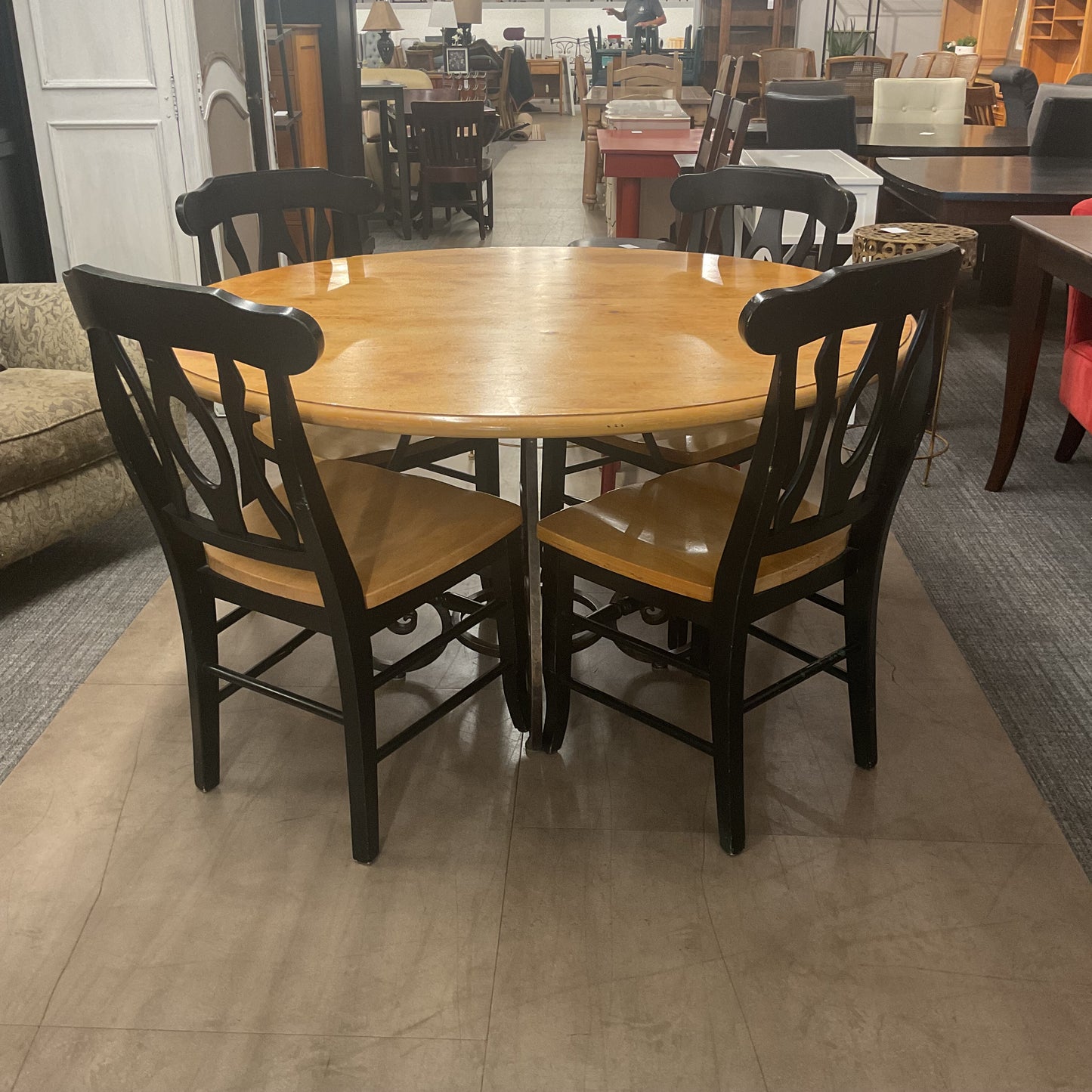 Sherwood Forest Dinning Set