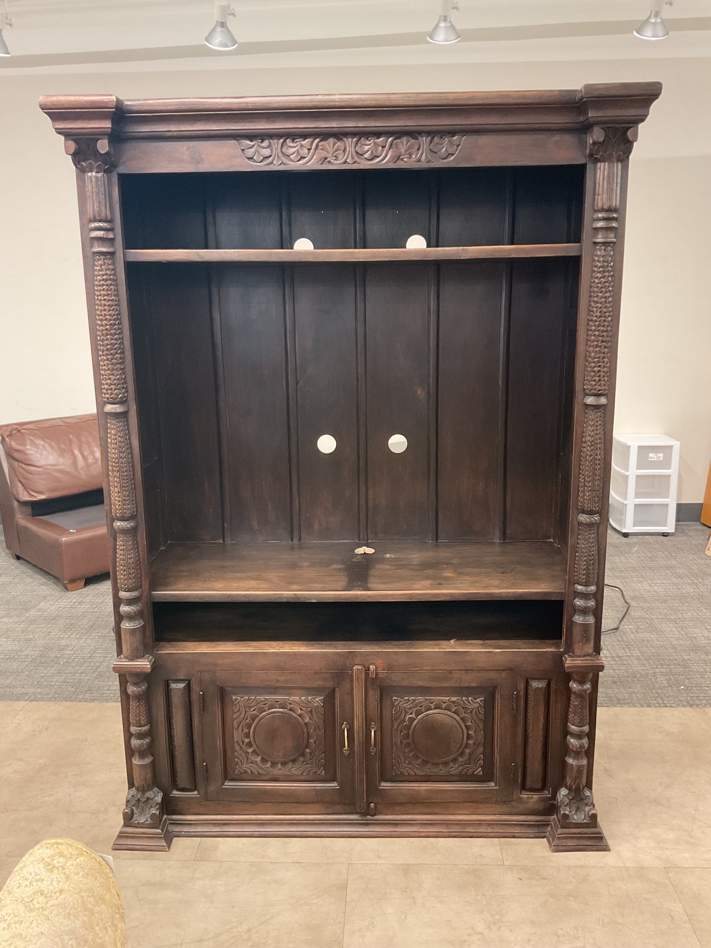 Bougie carved wall unit