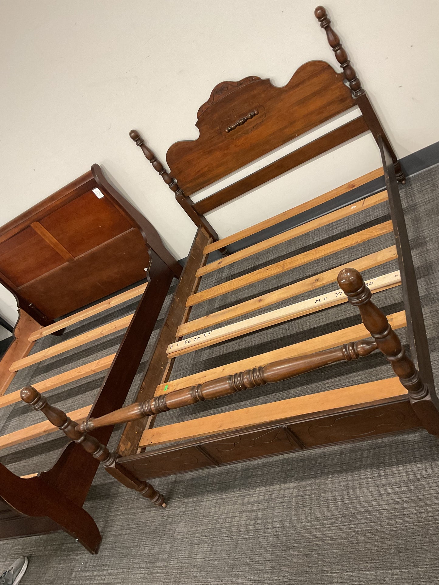 Tru full bed frame (B011)
