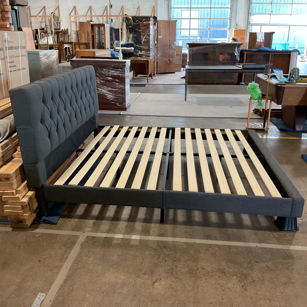 Buttonwood King Bed (B102)*WH