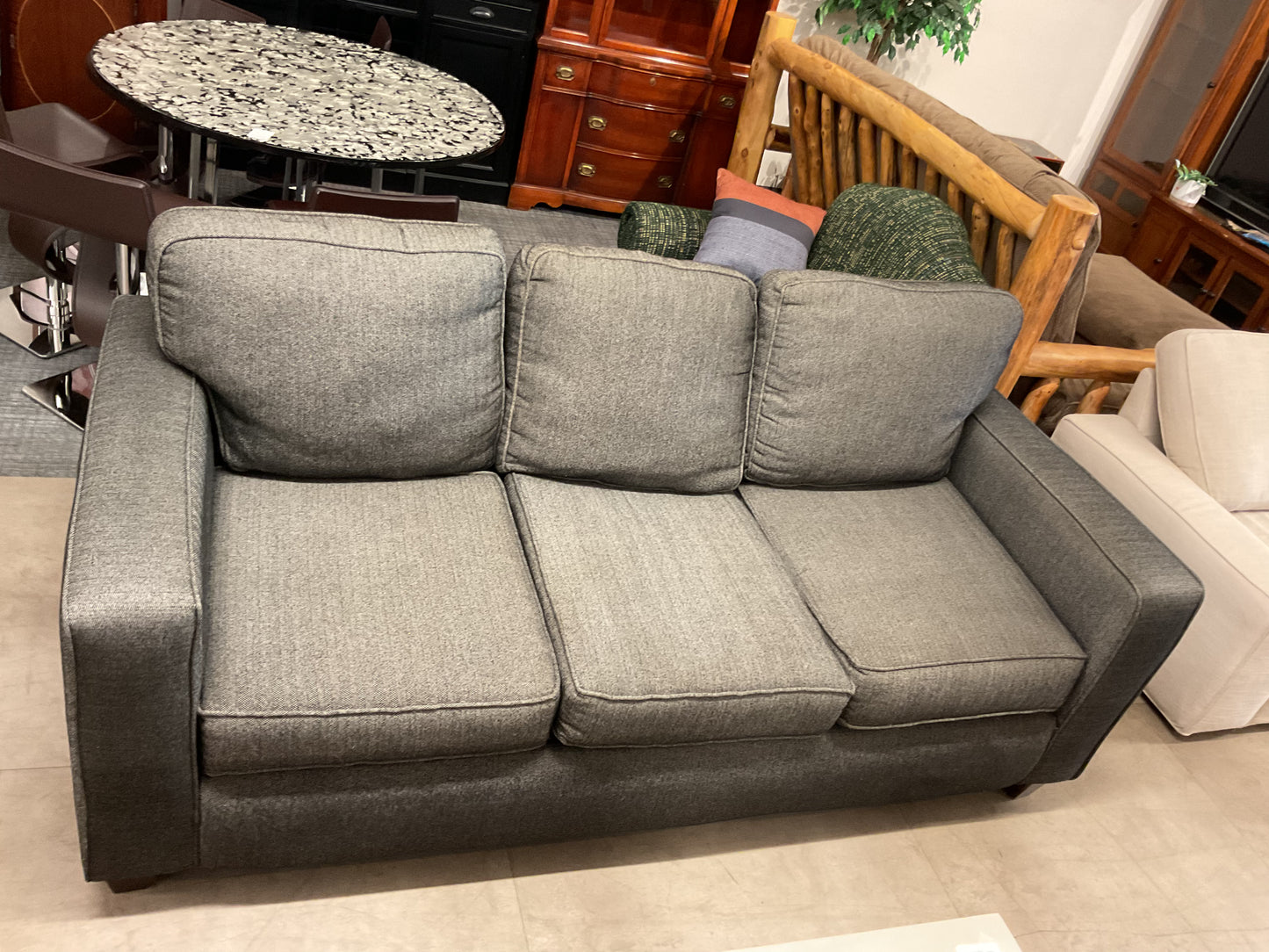 Oh Dis You Couch