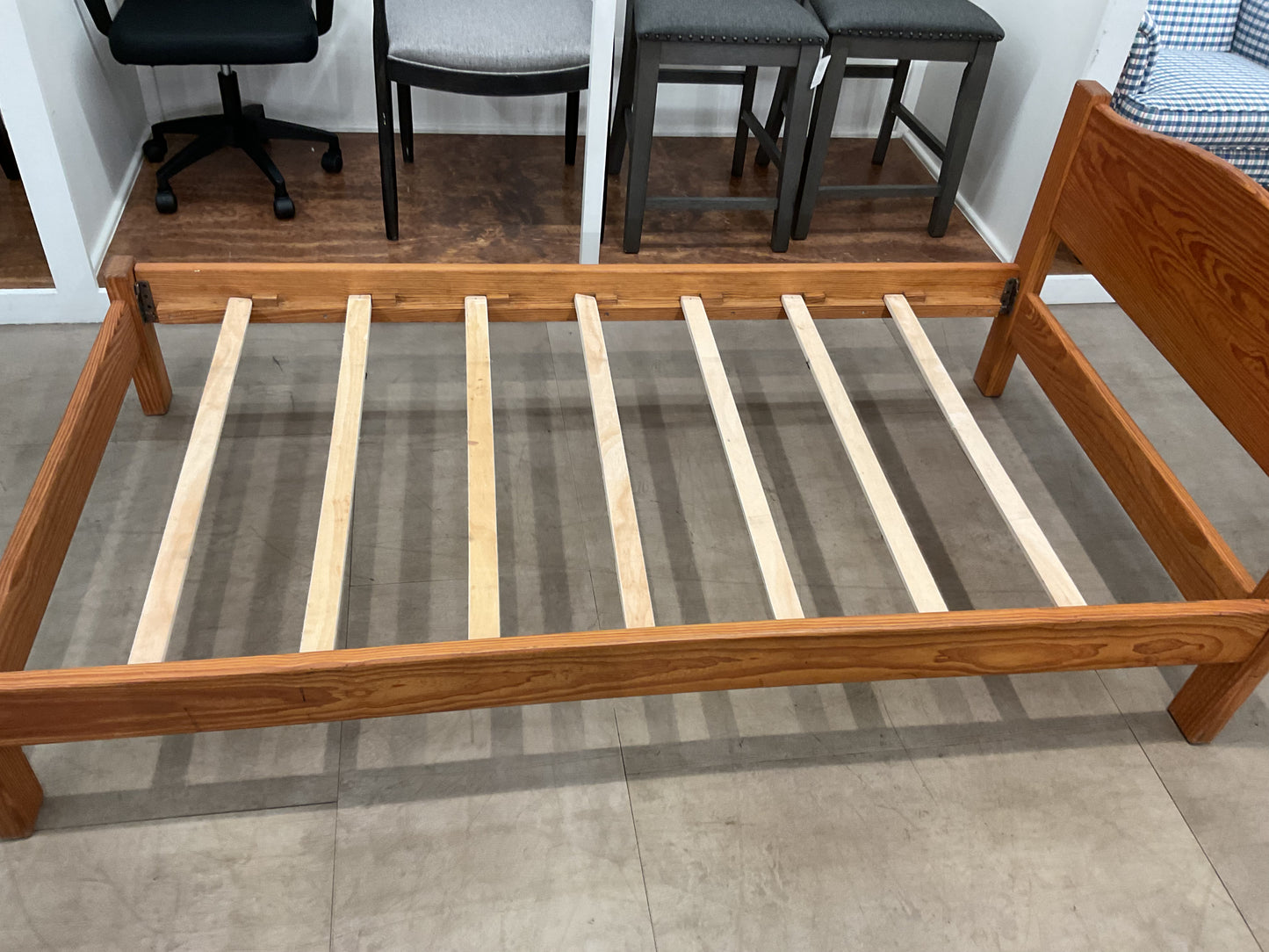 Wood Twin Bedframe (G60)