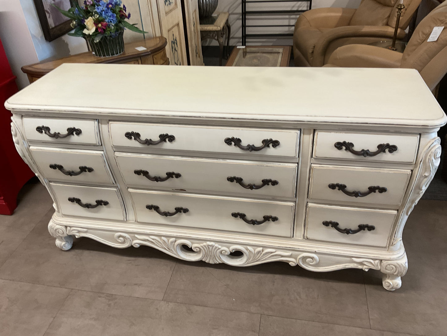 French Provincial 9-Drawer Dresser