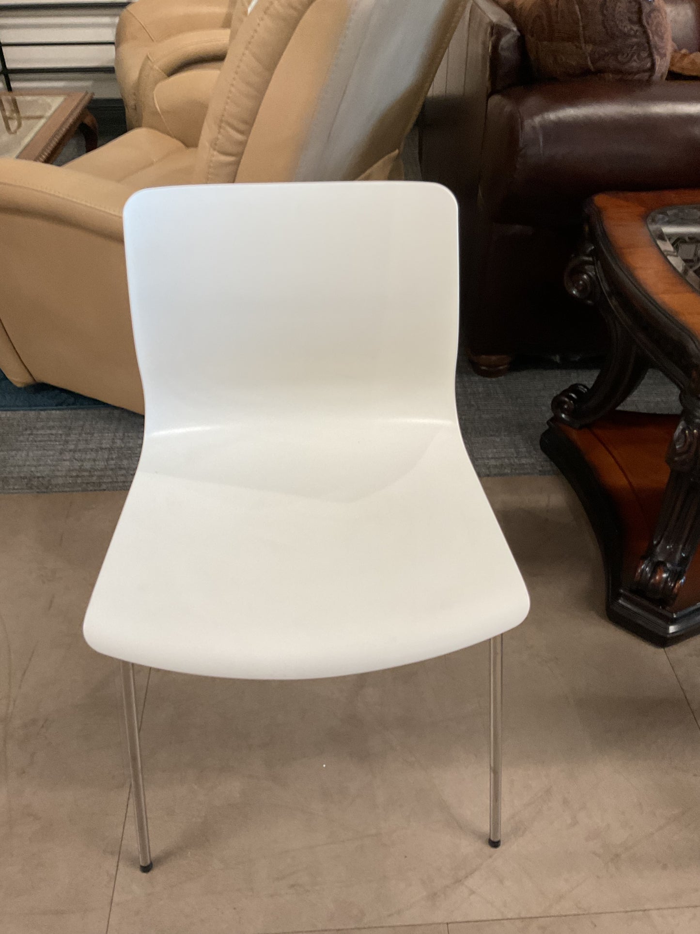 Blanco Side Chair