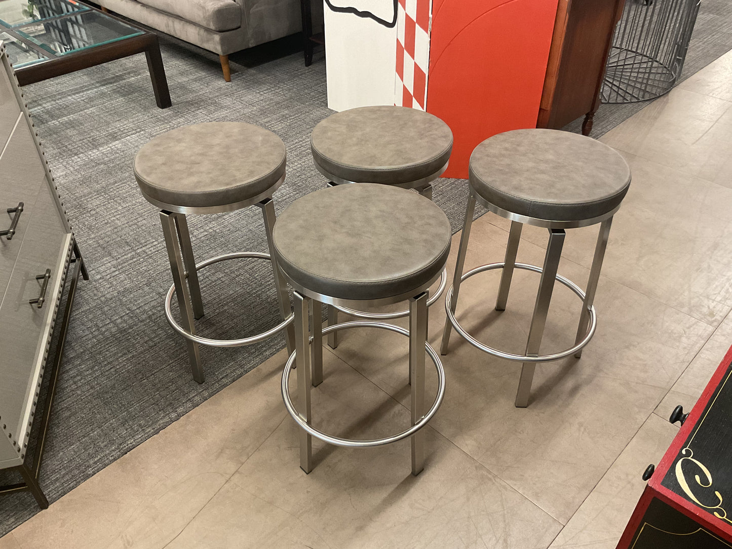 Round N Round Stool Set