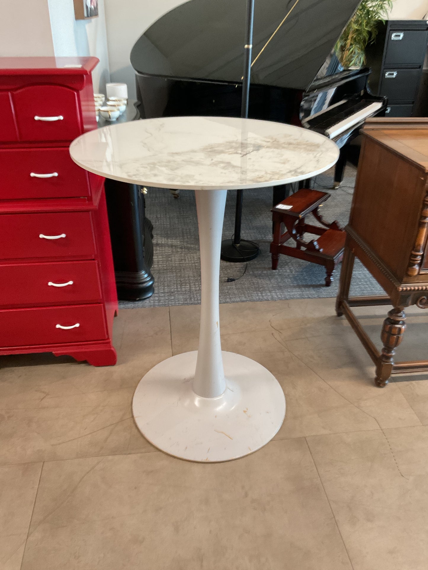 Round Marble Top Tulip Pedestal Table