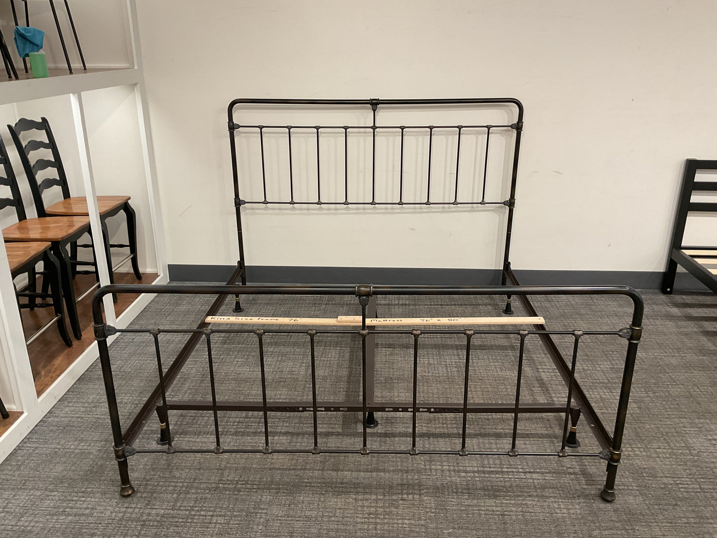 Livin Large King Bed (B017)