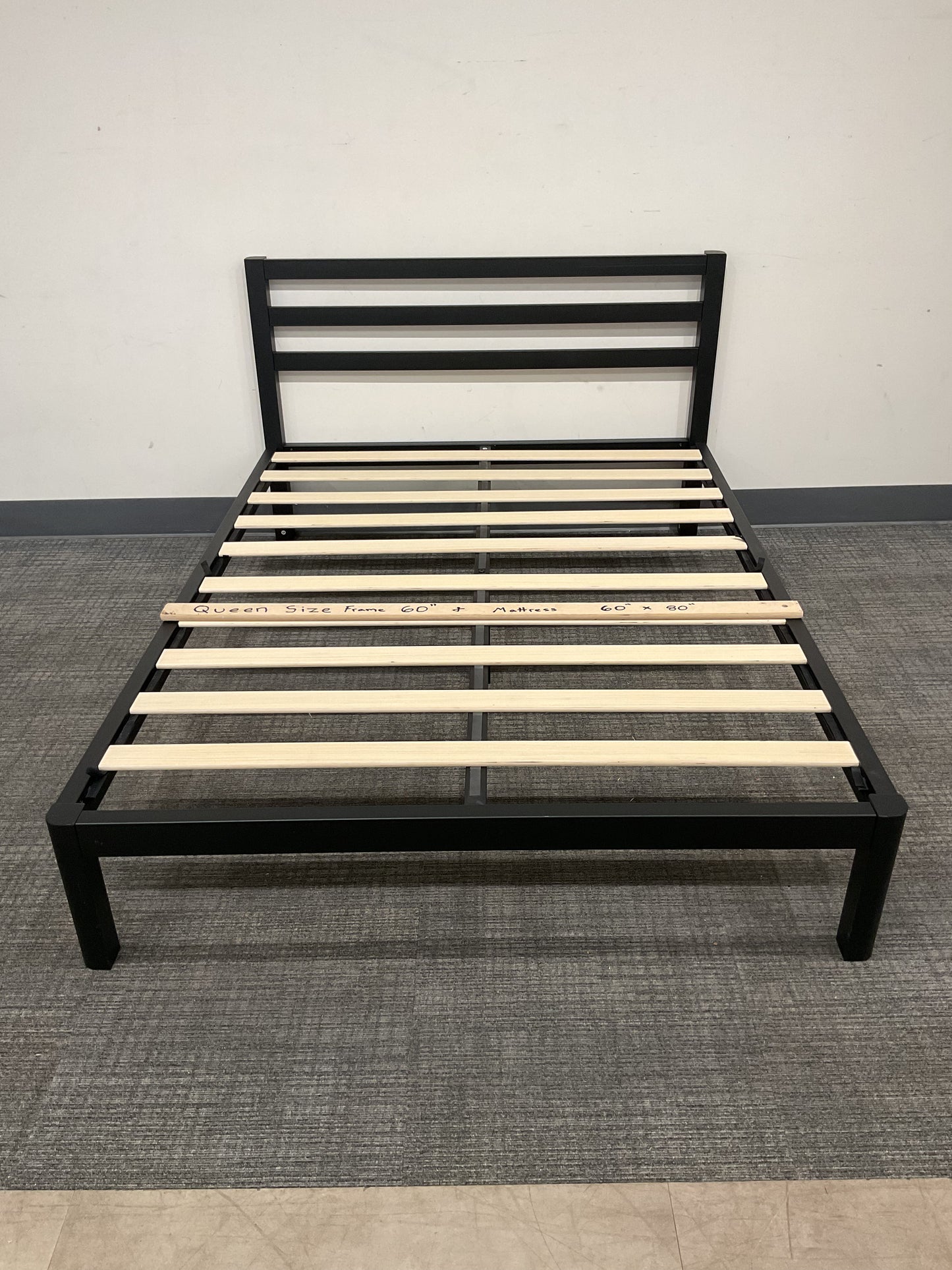 Sleepy Time Queen Bed (B018)