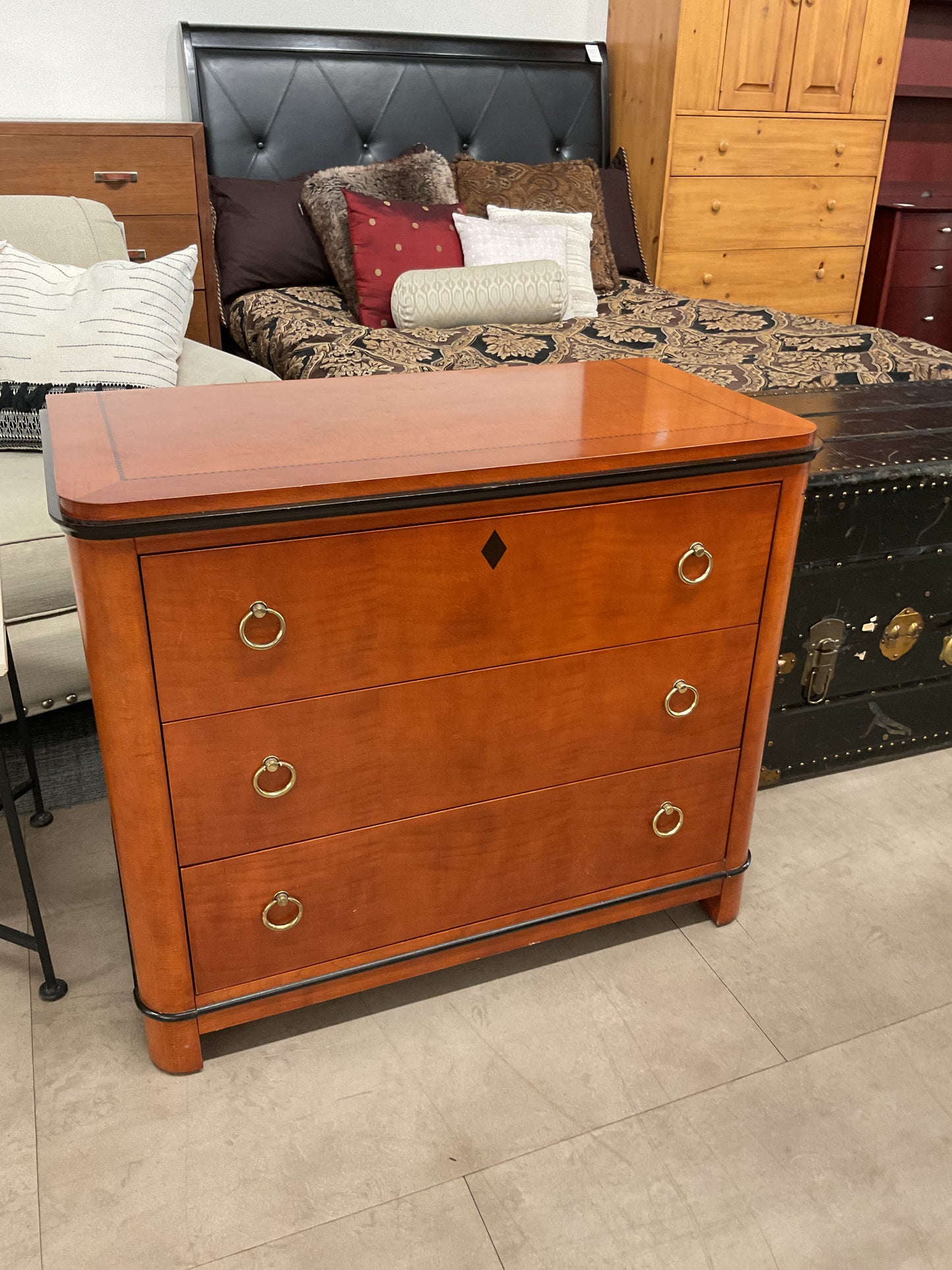 Black Diamond Dresser 