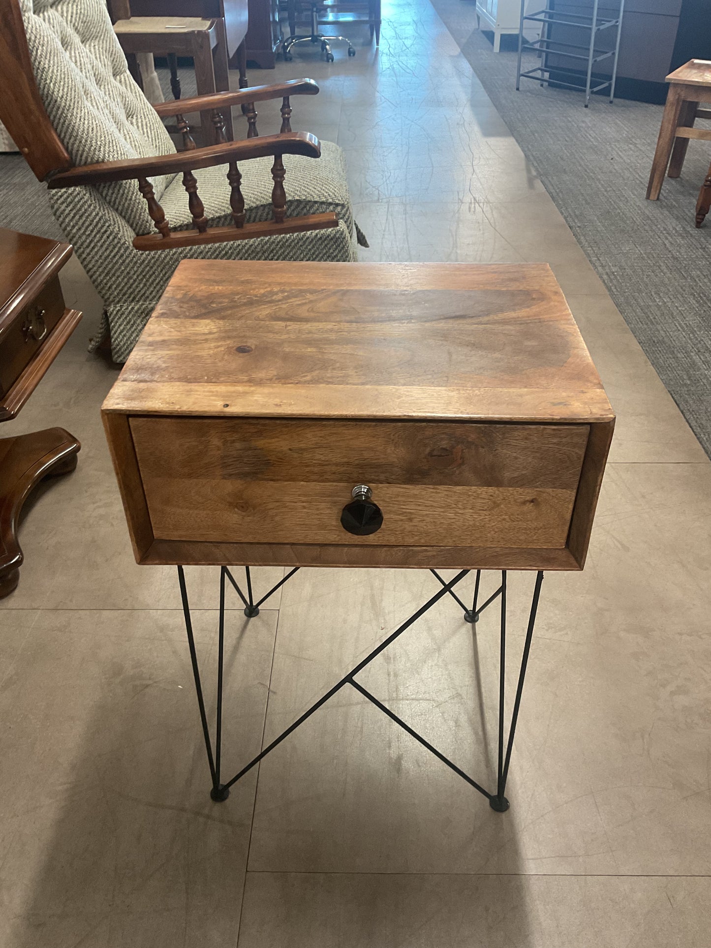 Lexi’s Side Table