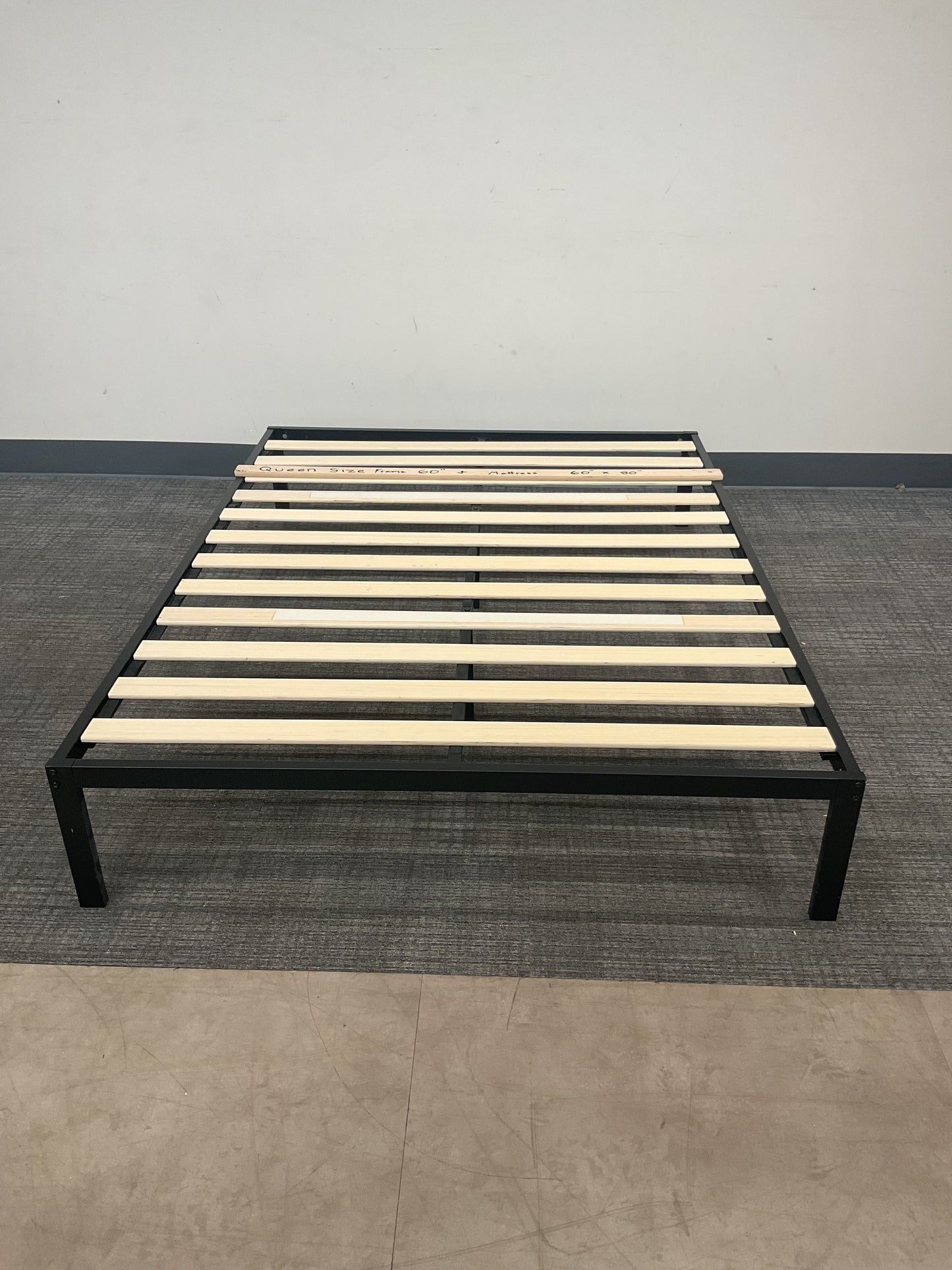 Platty Queen Bed (B062)