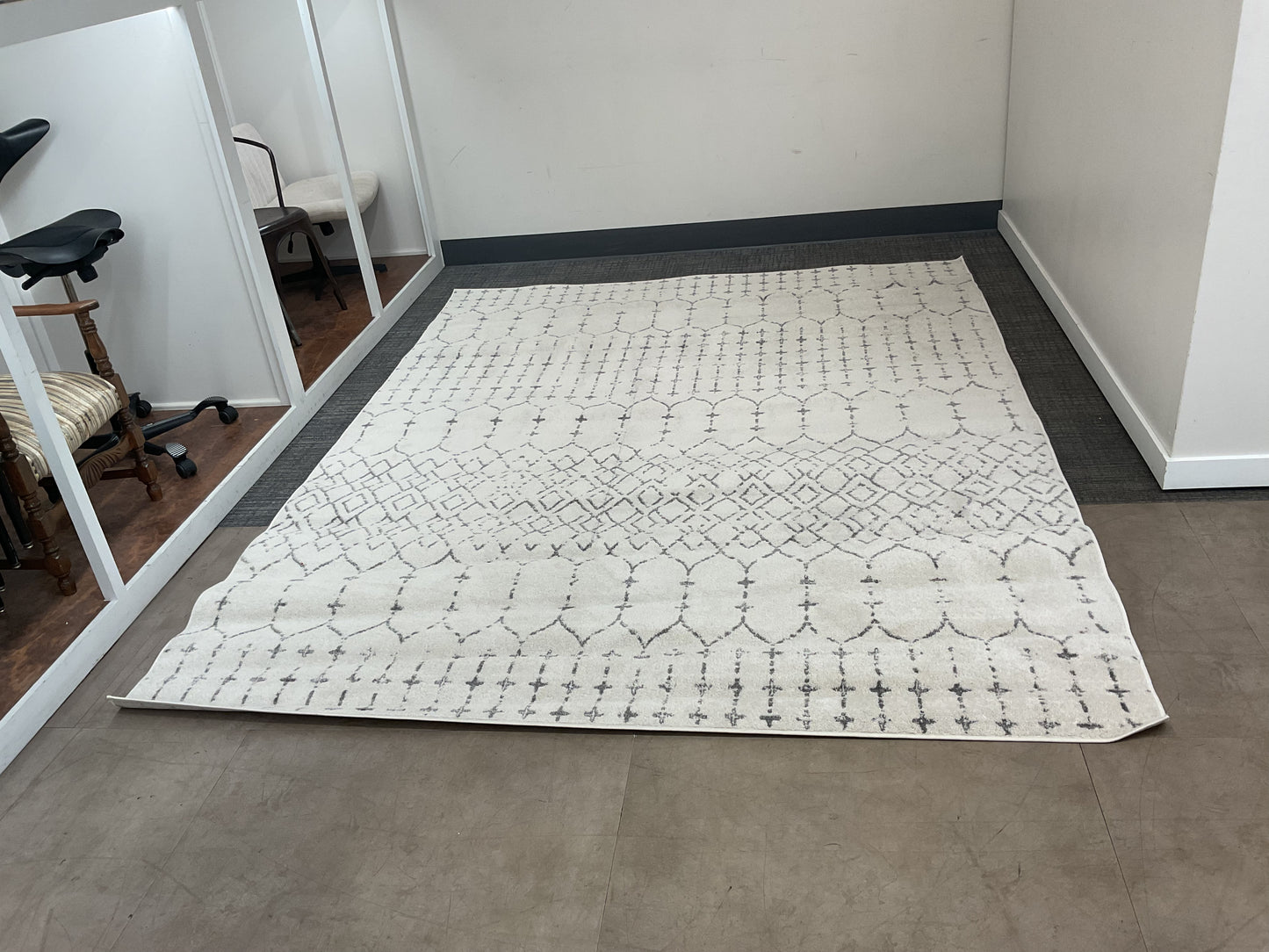 Ollie Rug (R064)