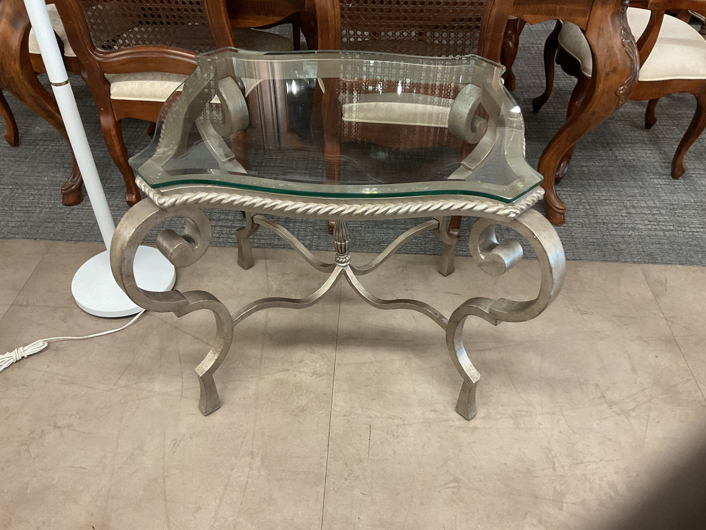 Steel rose table