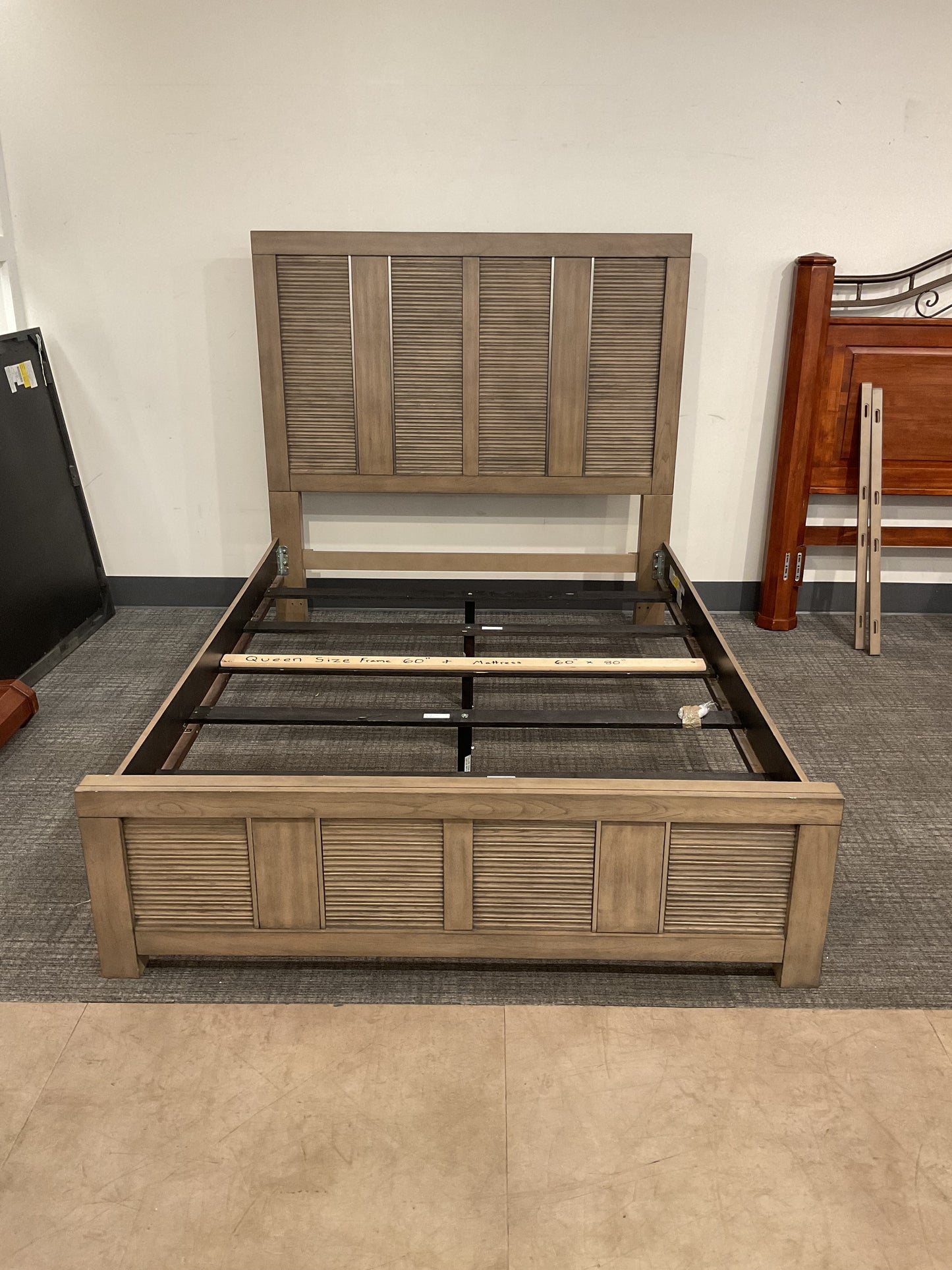 Barn Queen Bed (B083)