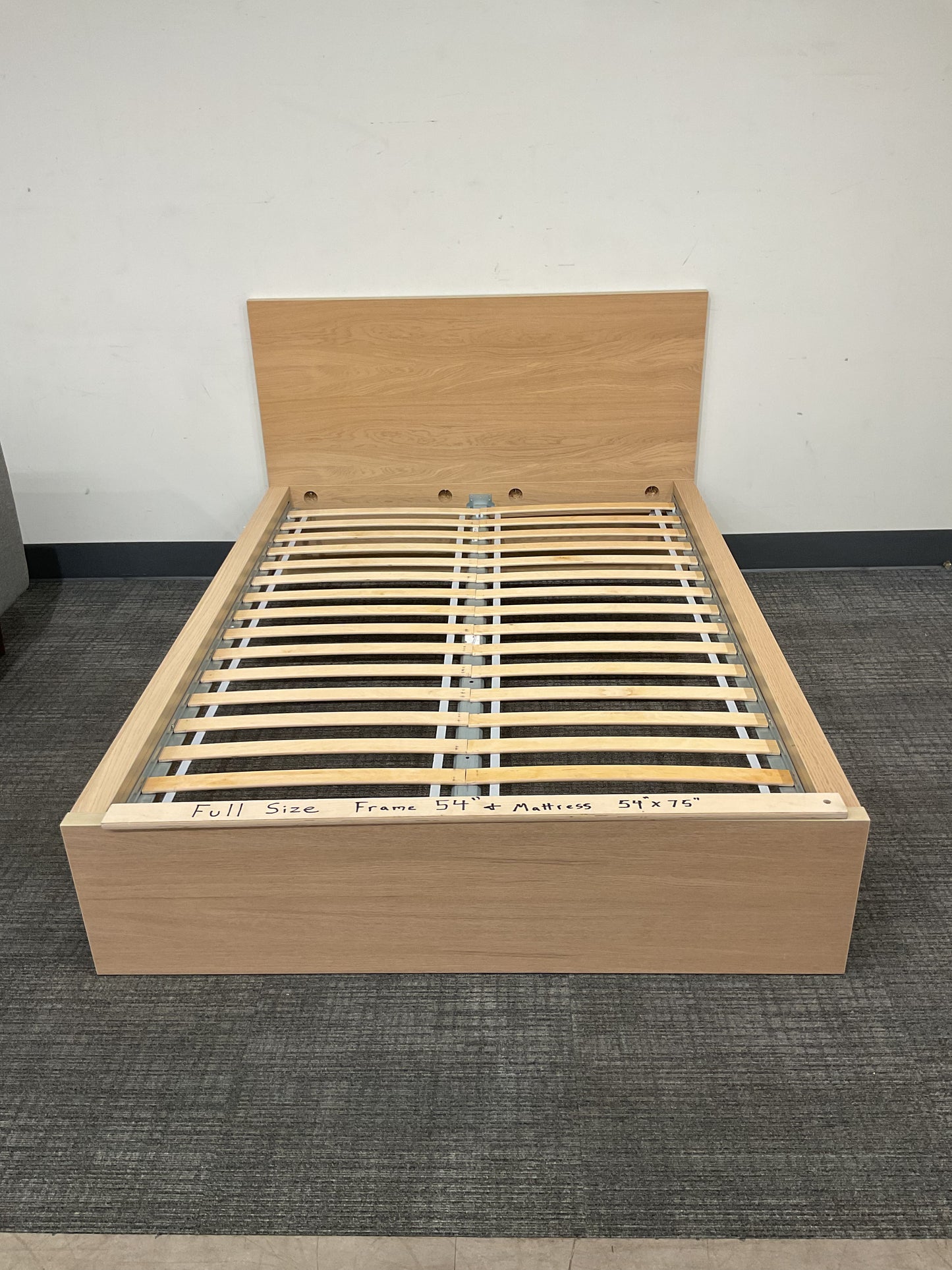 Full Bed (B063)
