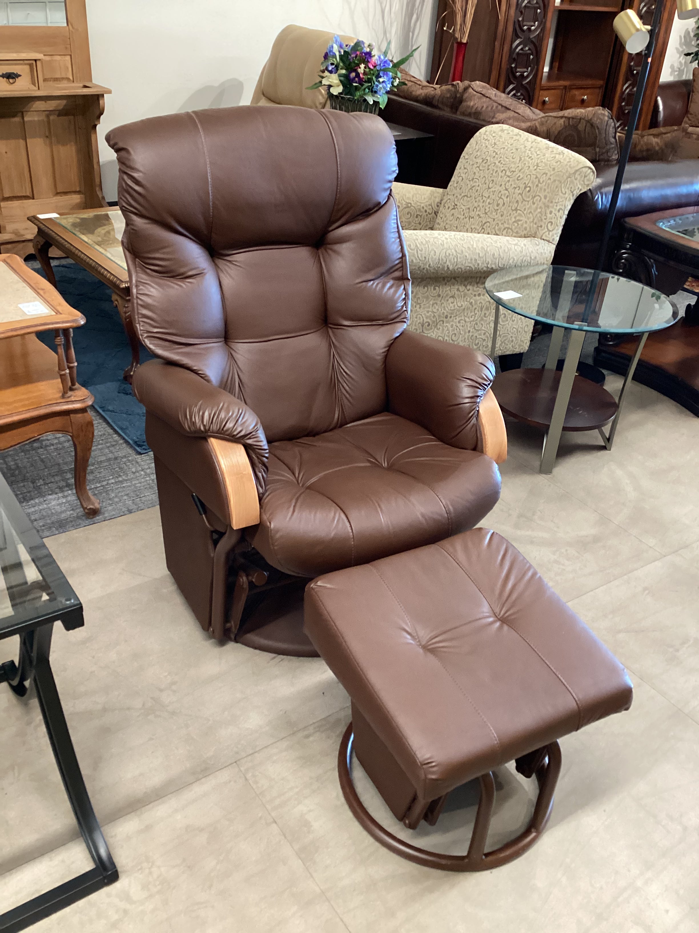 Alibaba Cave　オットマン Man Cave Chair – TOSA Furniture Boutique