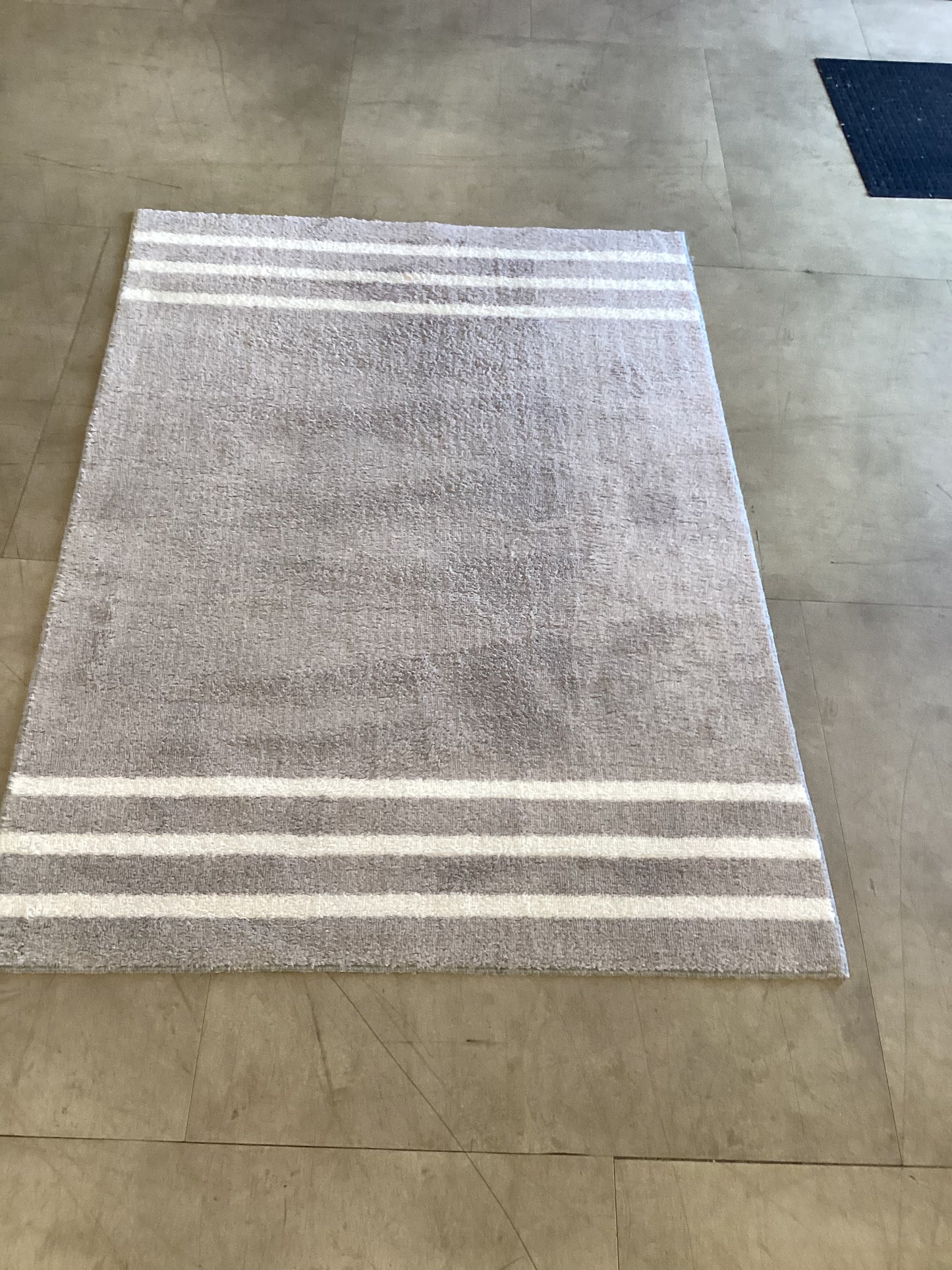 Grey Stripes Rug (R029)
