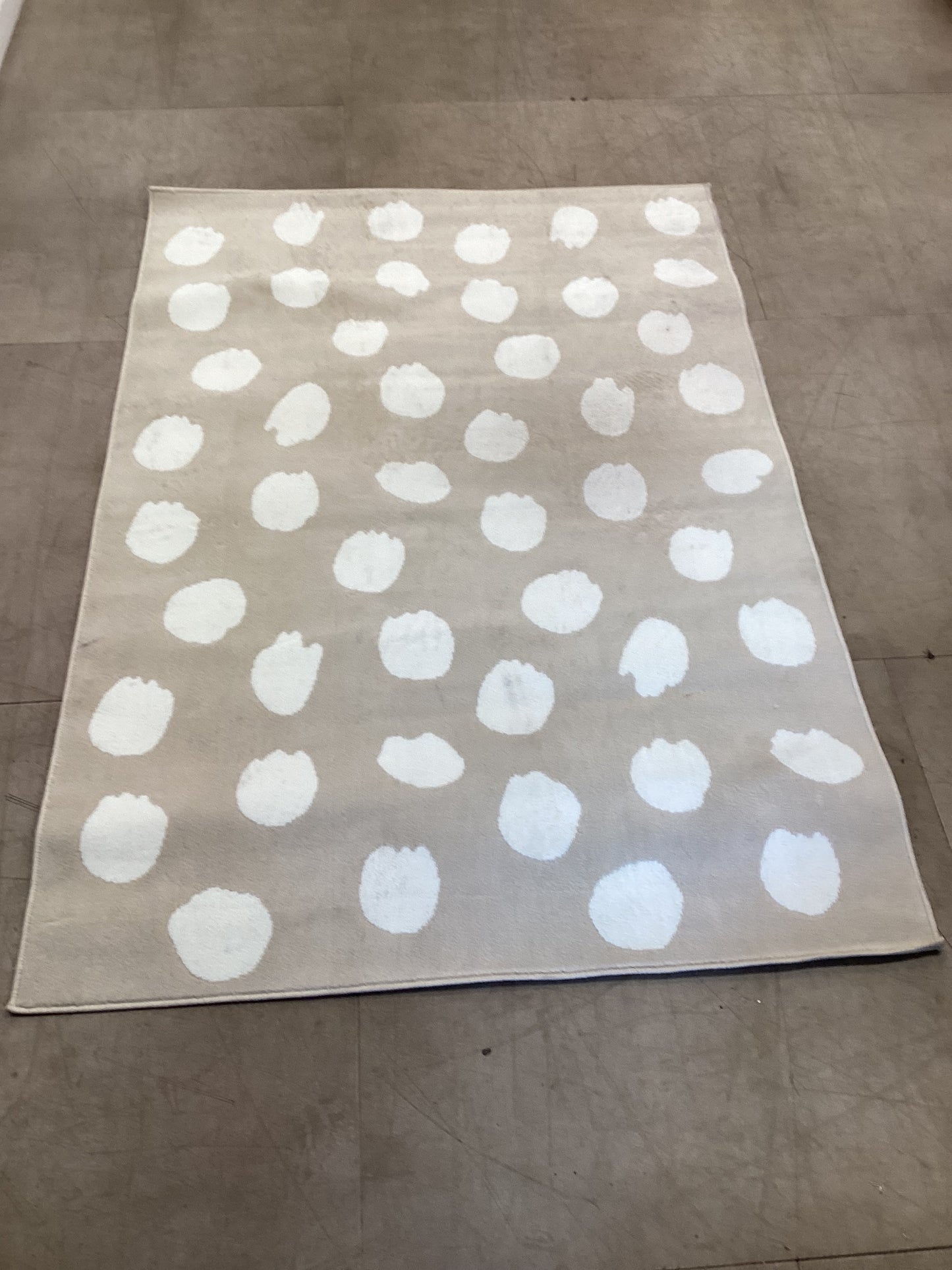 Hailstones Rug (R035)