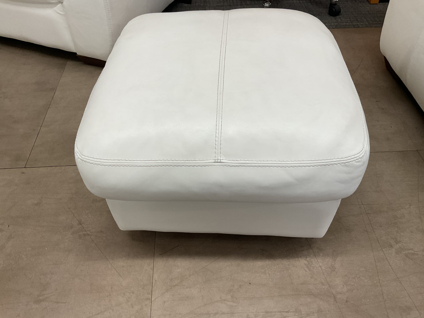 Pearl Love Seat