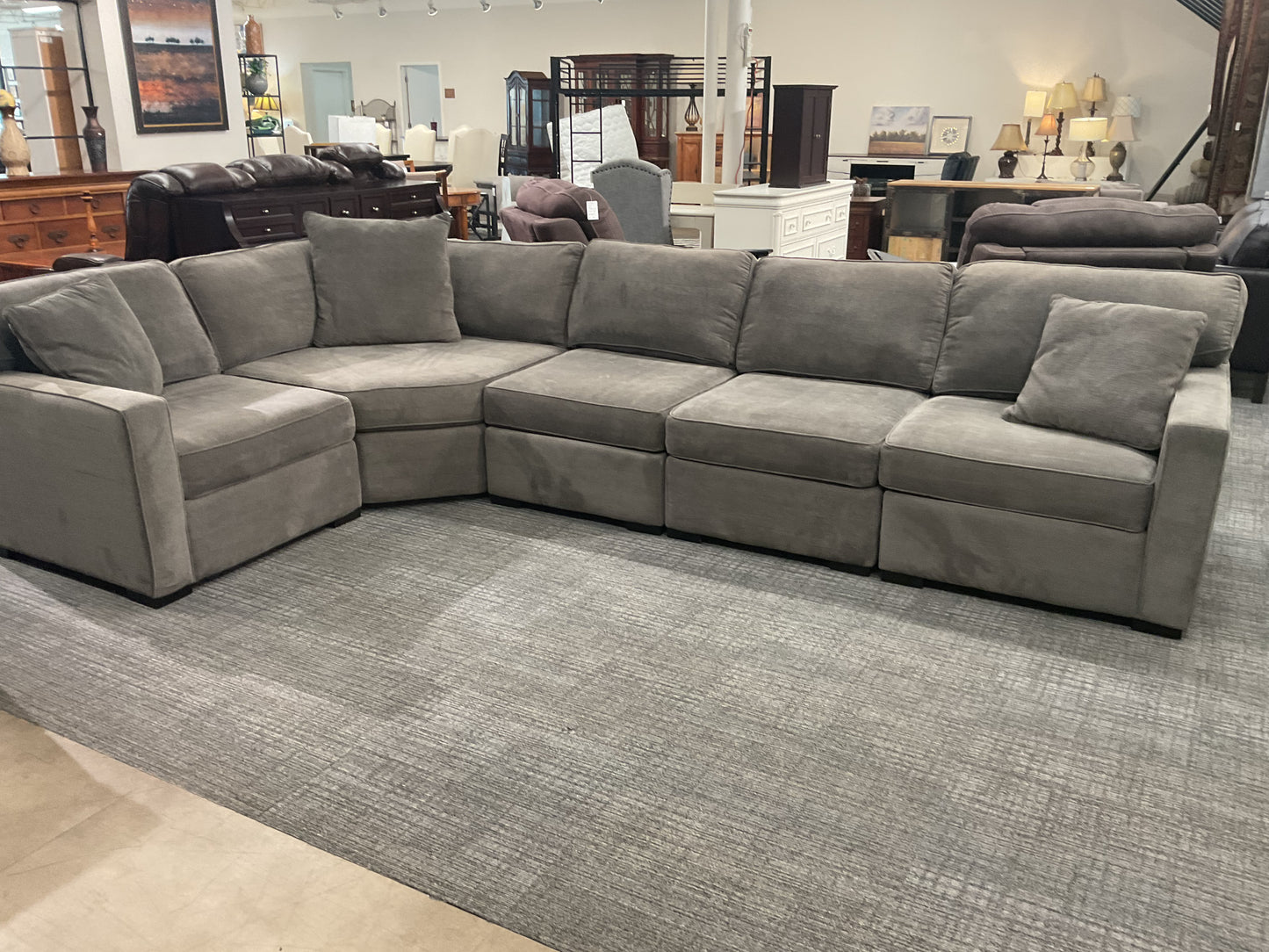 Lycon This Couch