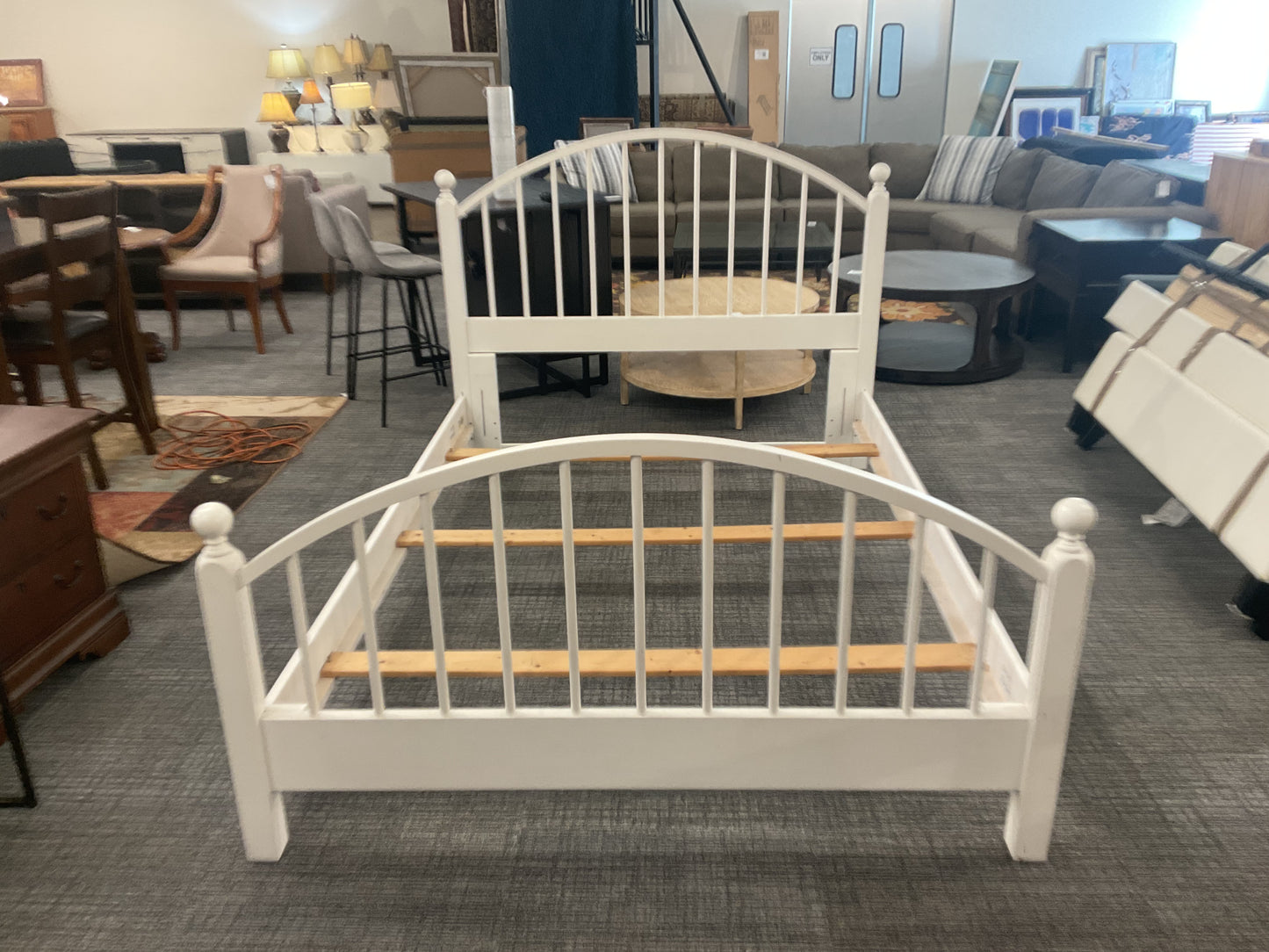Not Really A Ghost Queen Bed B114
