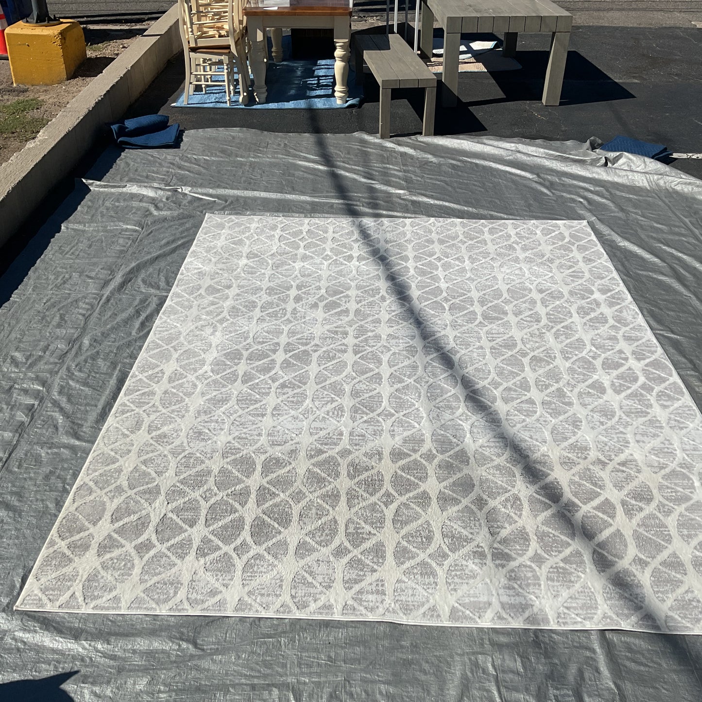 Helix Patterned Rug (R114)