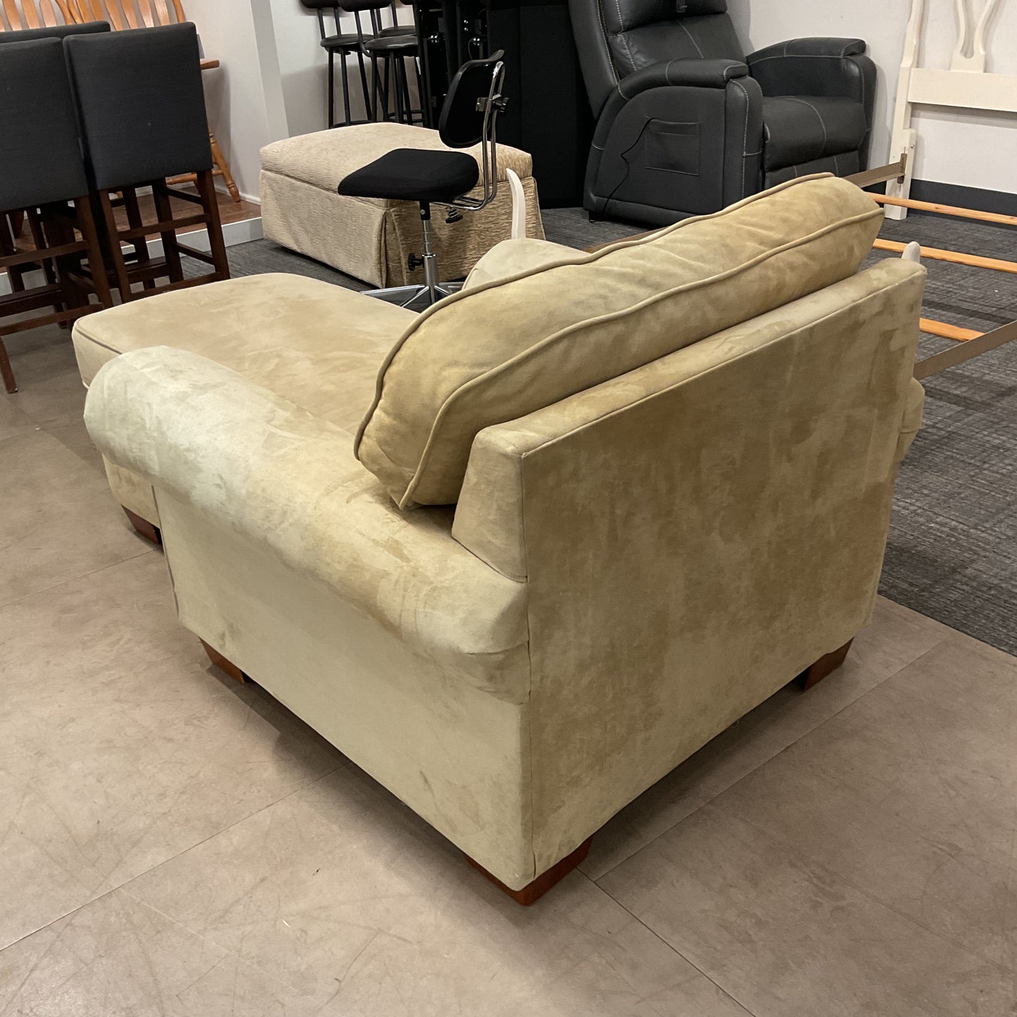 Tongue Out Chair