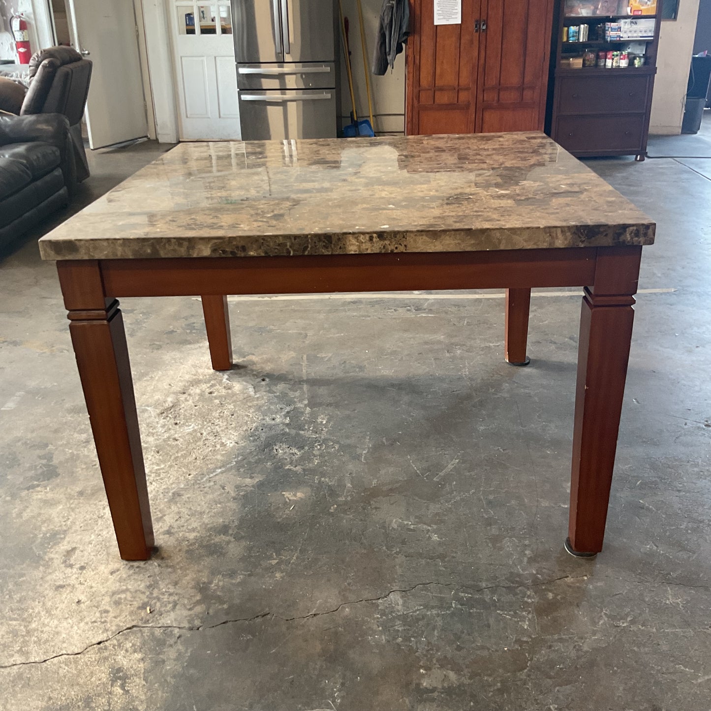 Square Faux-Marble Table*WH