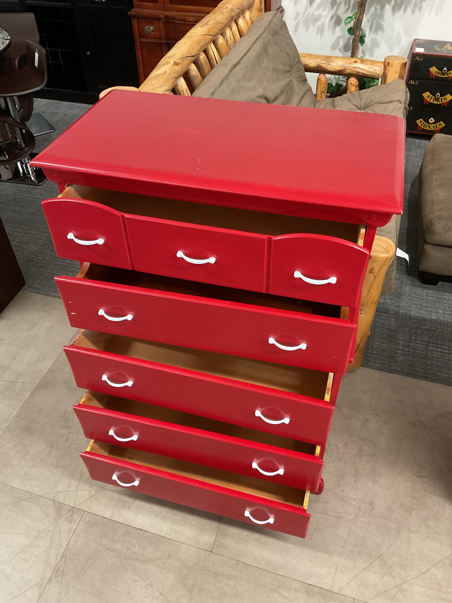 Red rising Dresser