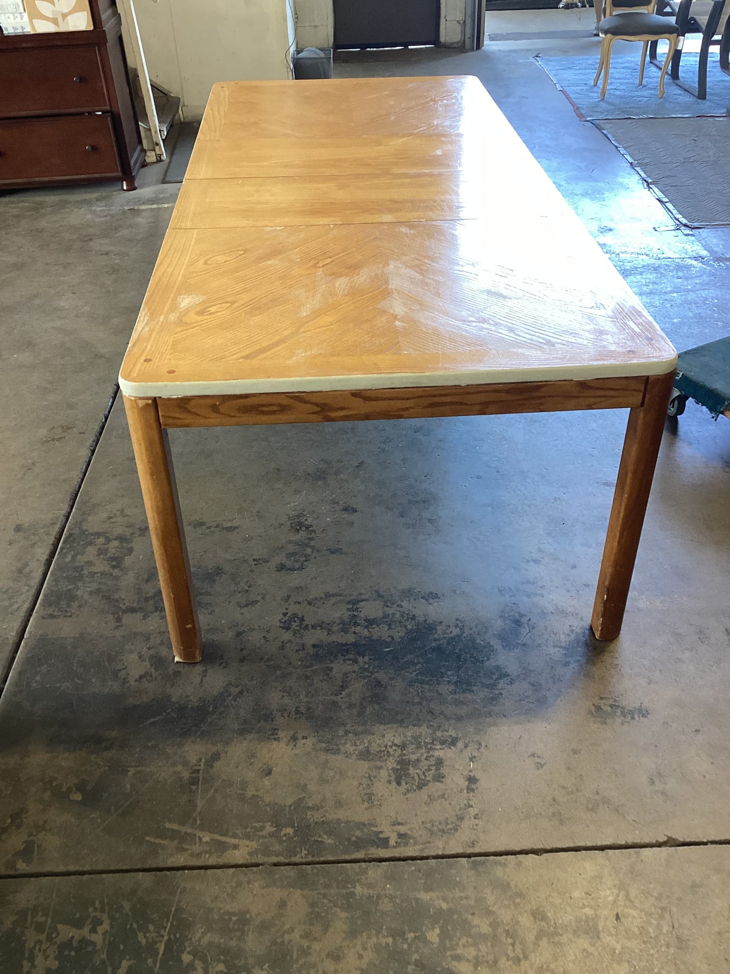 2 blondes dining table *WH*