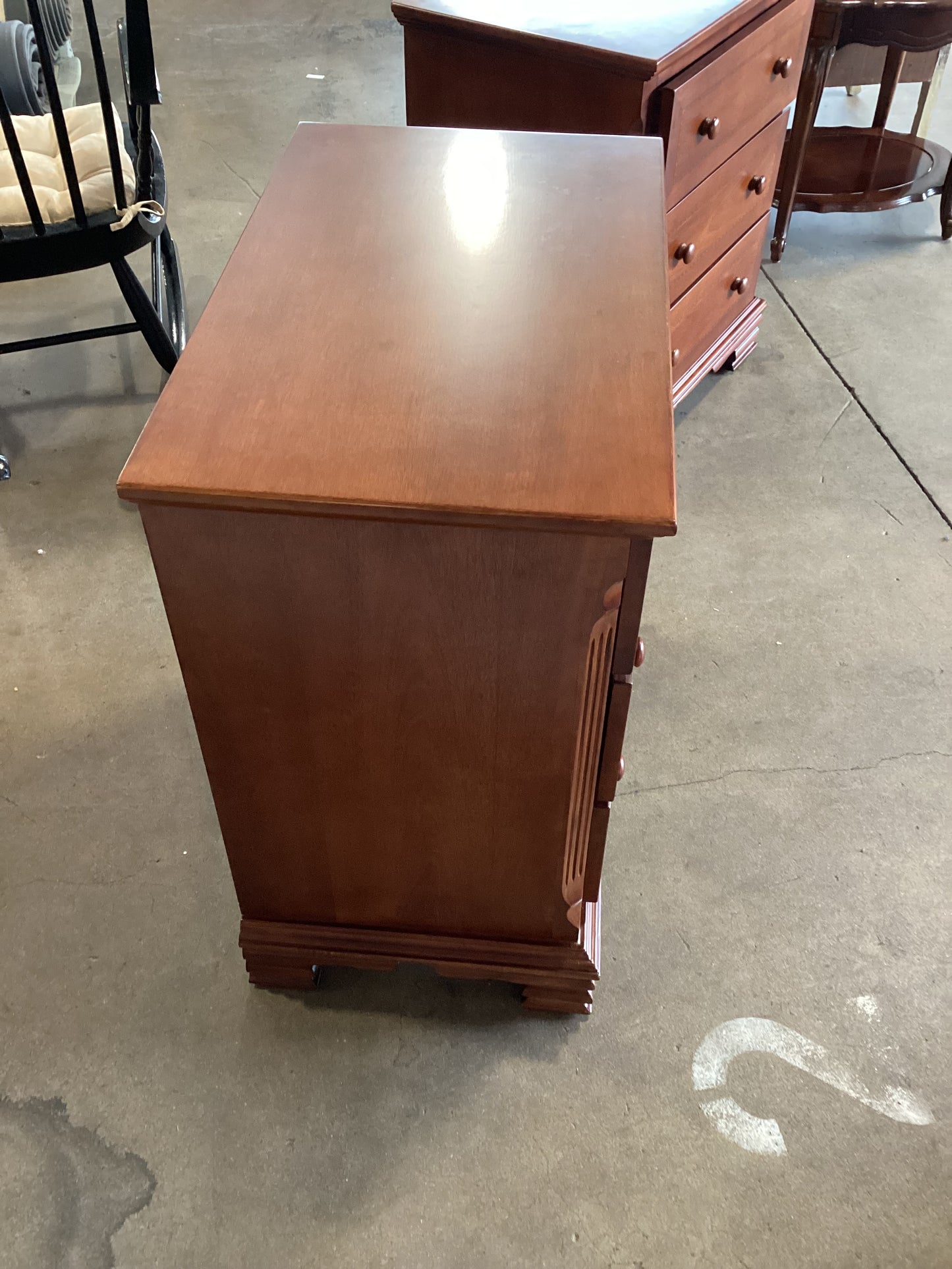 Super cute nightstand *WH*
