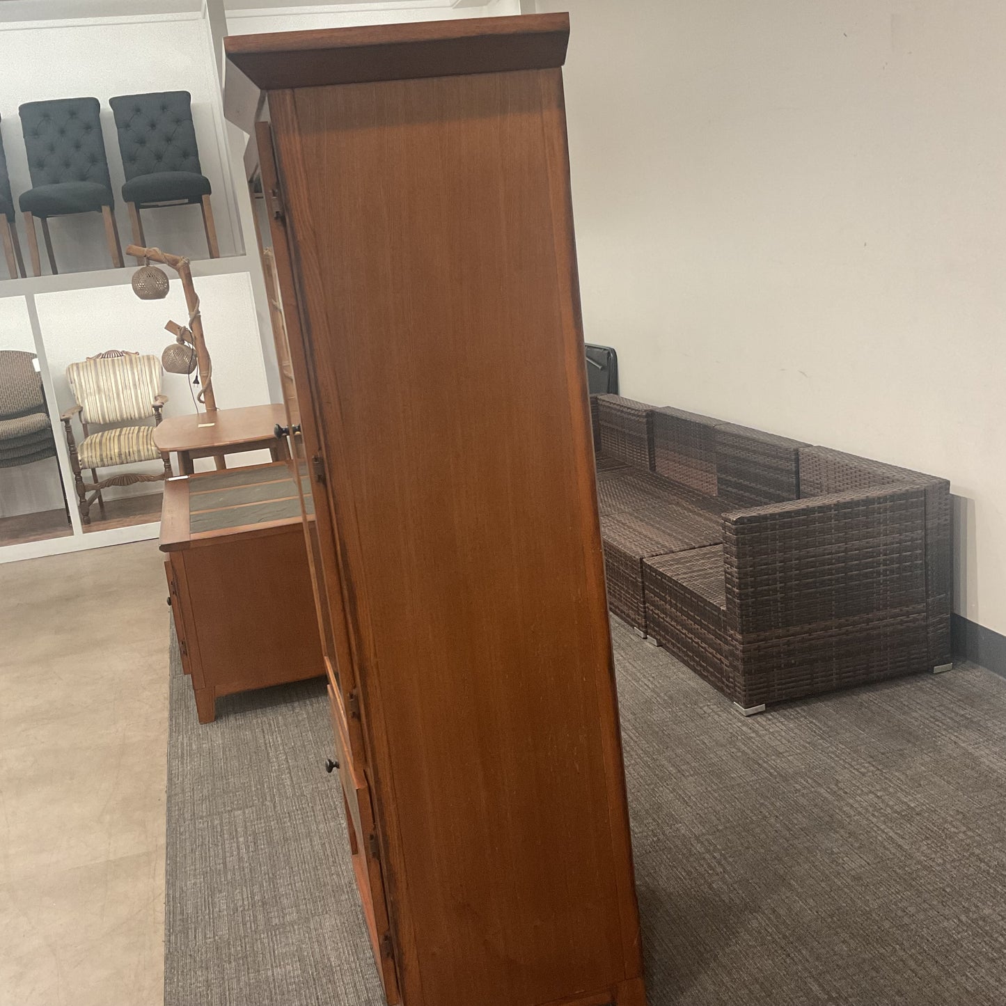Left Display Cabinet