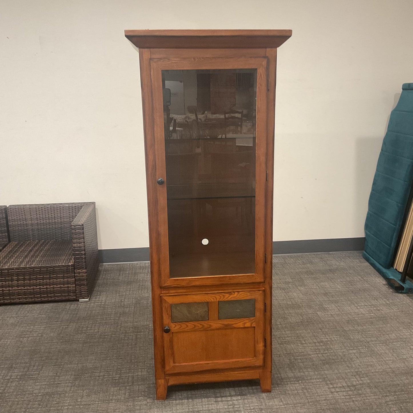Left Display Cabinet