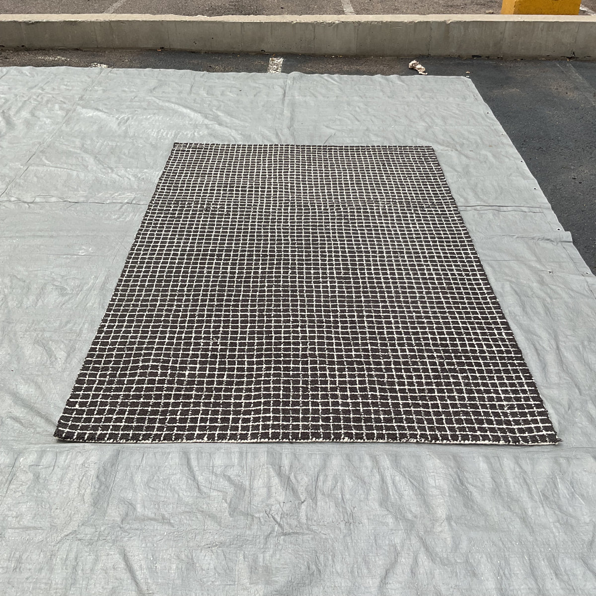Graphic Grid Rug (R095)