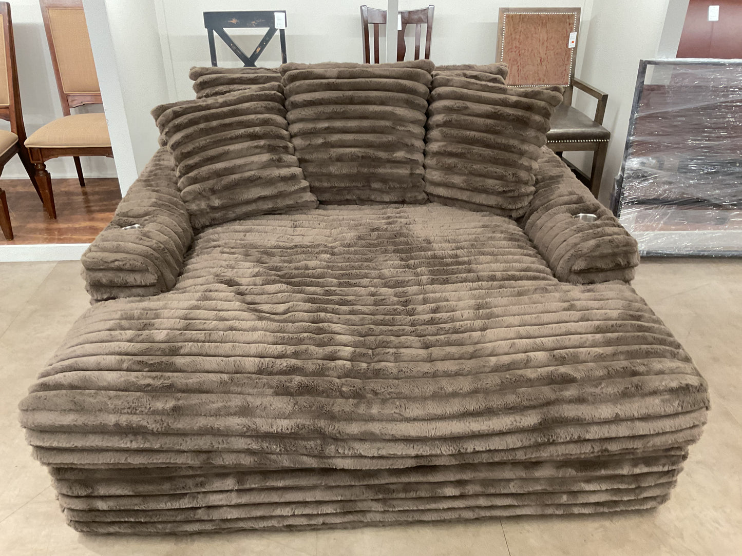 Brownie for my brownie oversized chaise lounger