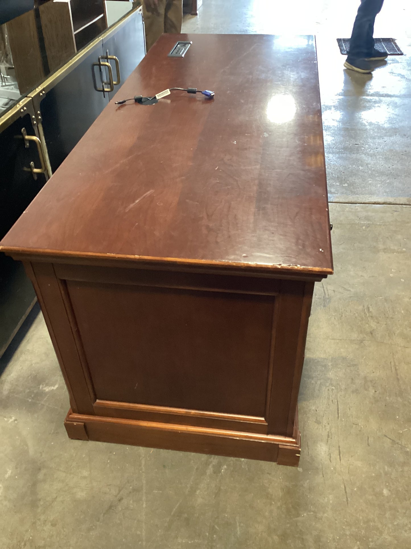 The Ex desk *WH*