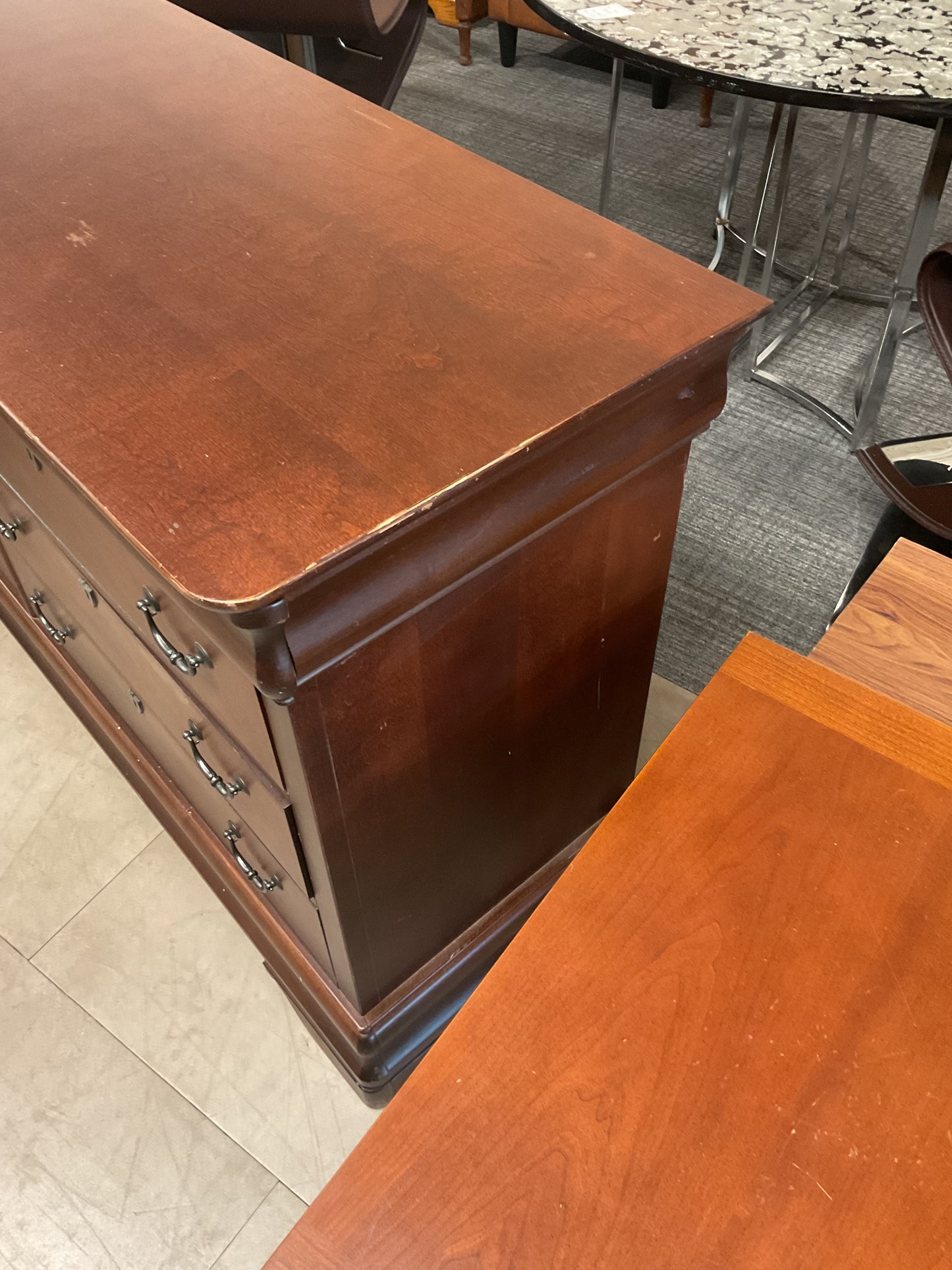 Quality dresser