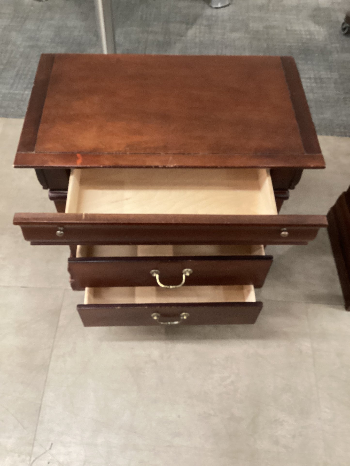 To be or not to be a nightstand