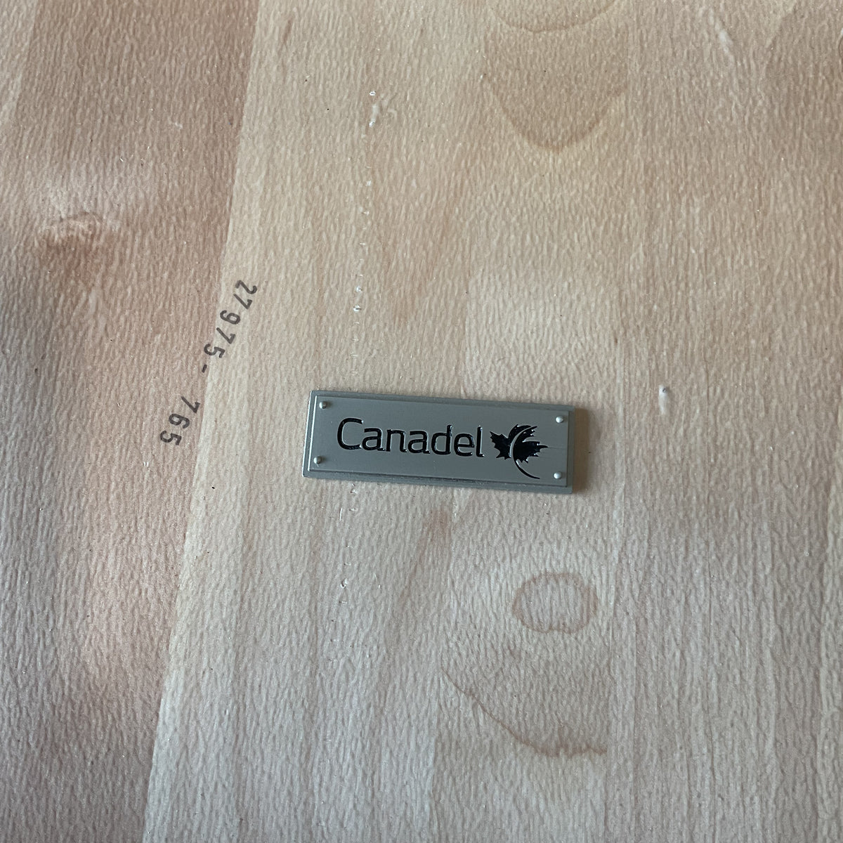 Phantom Vapor Dining Table *WH
