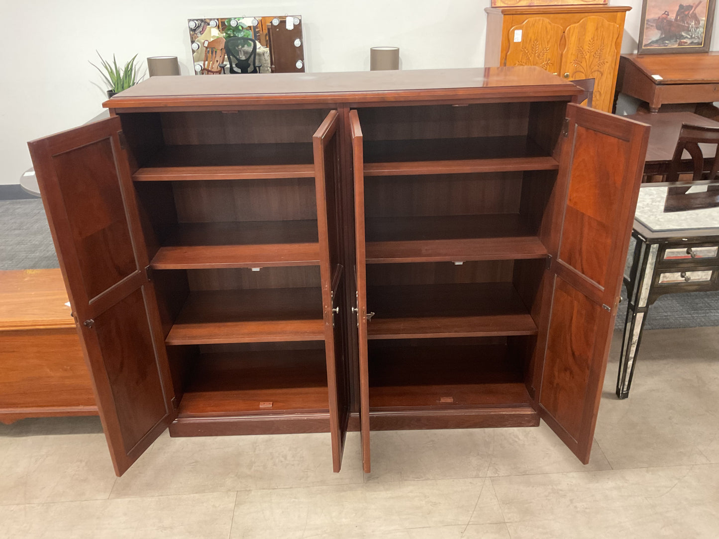 Feisty drawer cabinet