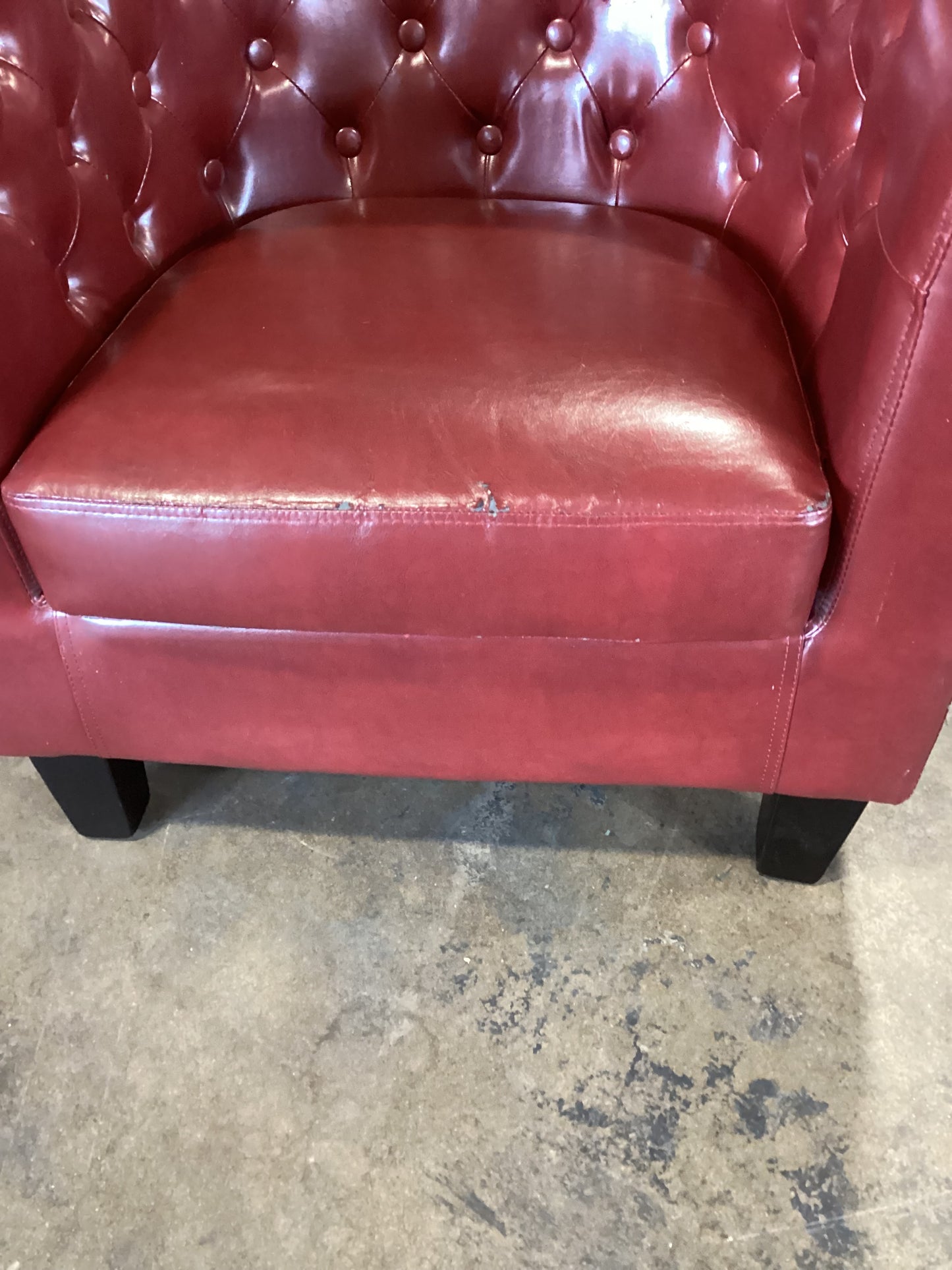 Red Barrel Chair *WH*