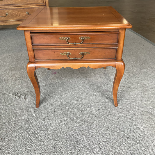 Cabriole Legs Side Table *WH