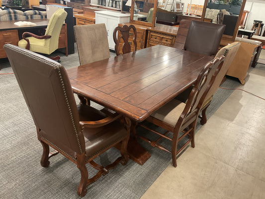 Be Younique Dining Set