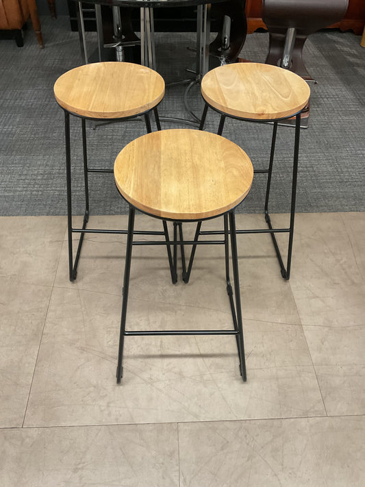 3 blonde bar stools