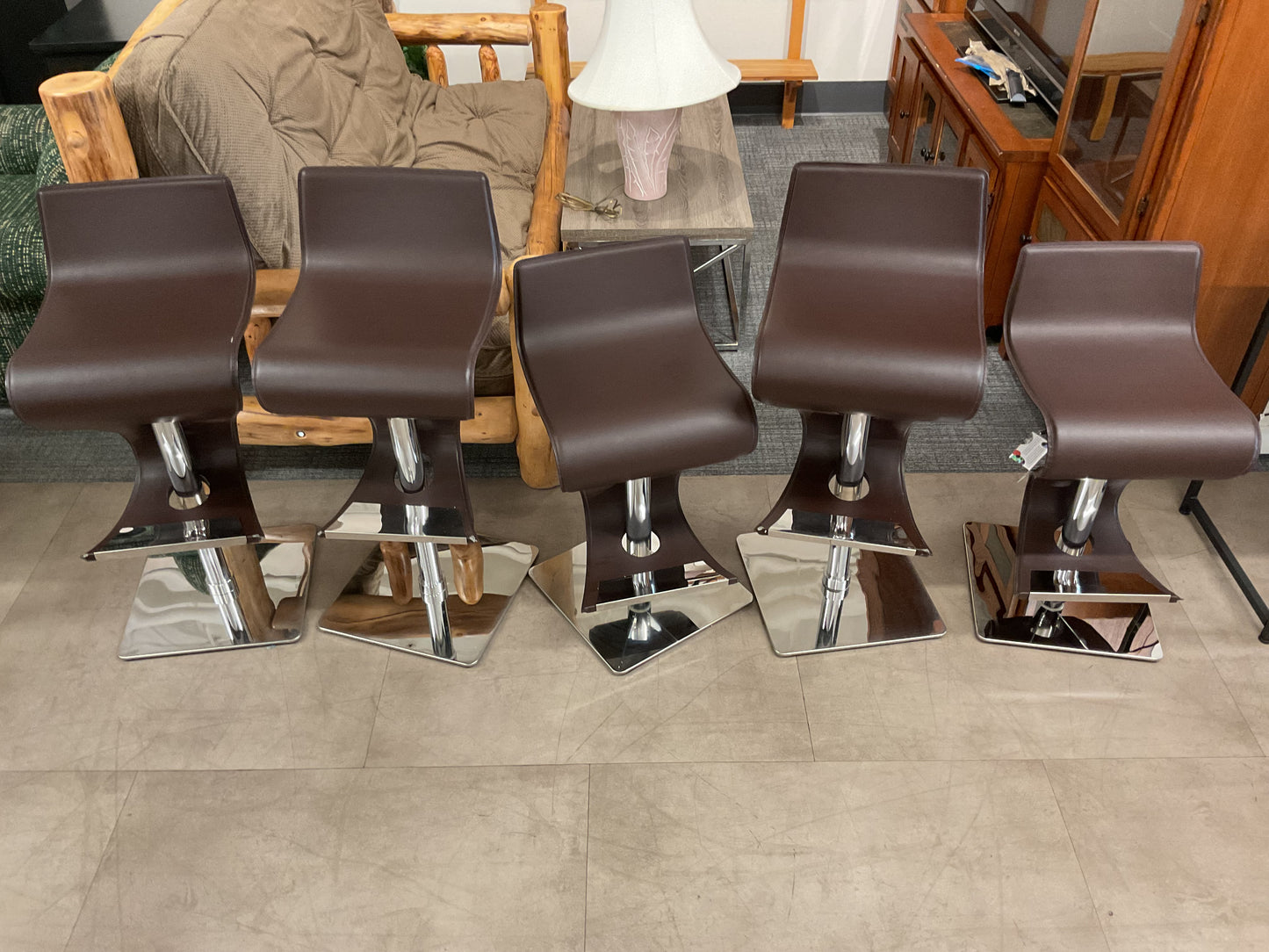 Sunny’s slithering sassy stool set